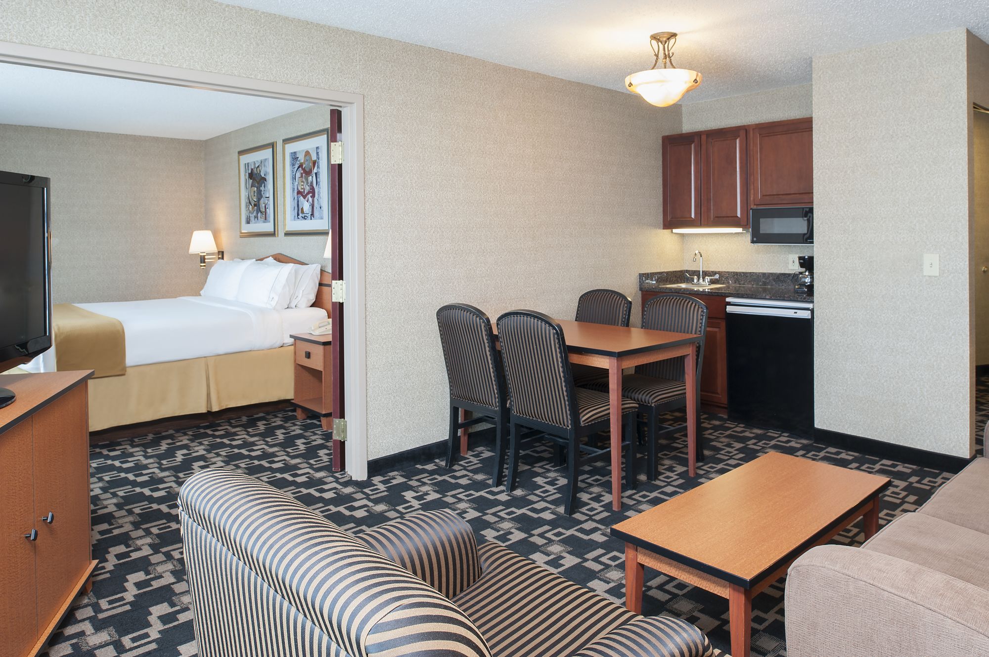 Holiday Inn Express Hotel & Suites Greenwood