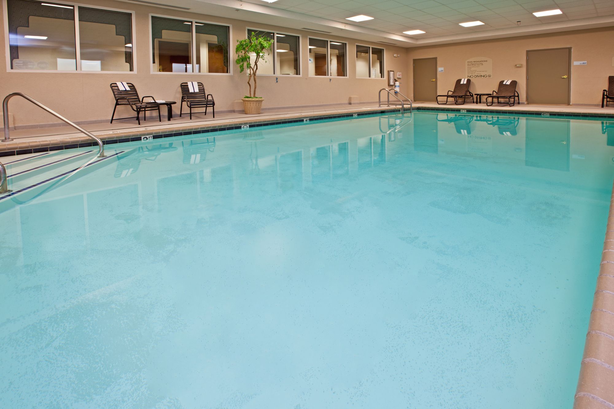 Holiday Inn Express Hotel & Suites Greenwood
