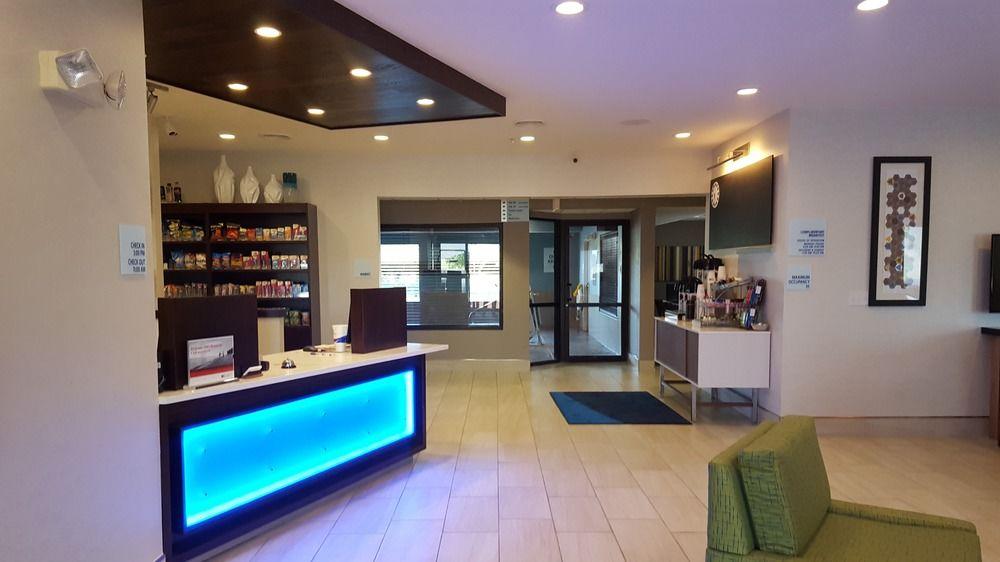 Holiday Inn Express Howe
