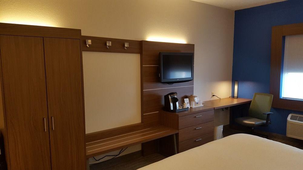 Holiday Inn Express Howe