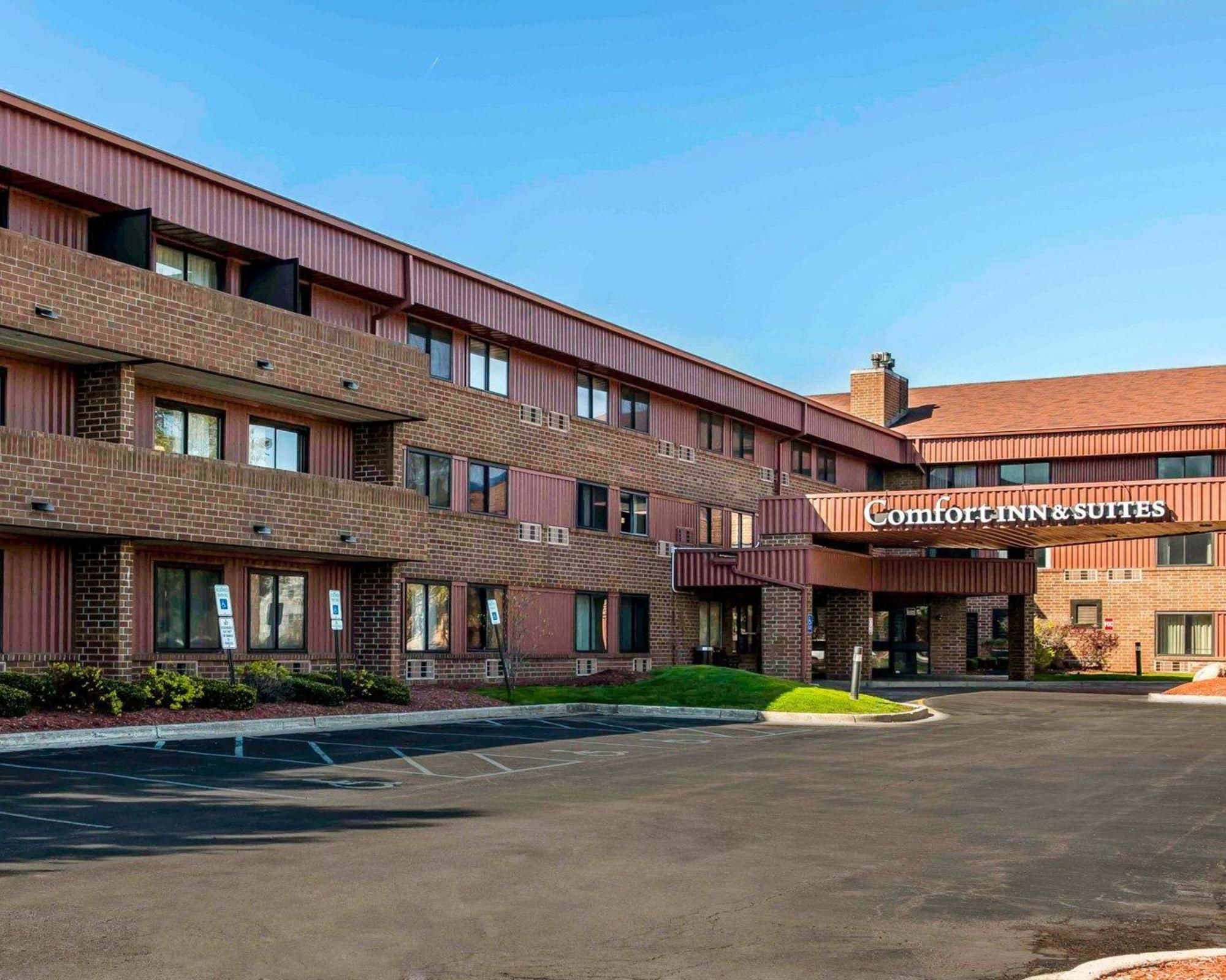 Comfort Inn & Suites North at the Pyramids