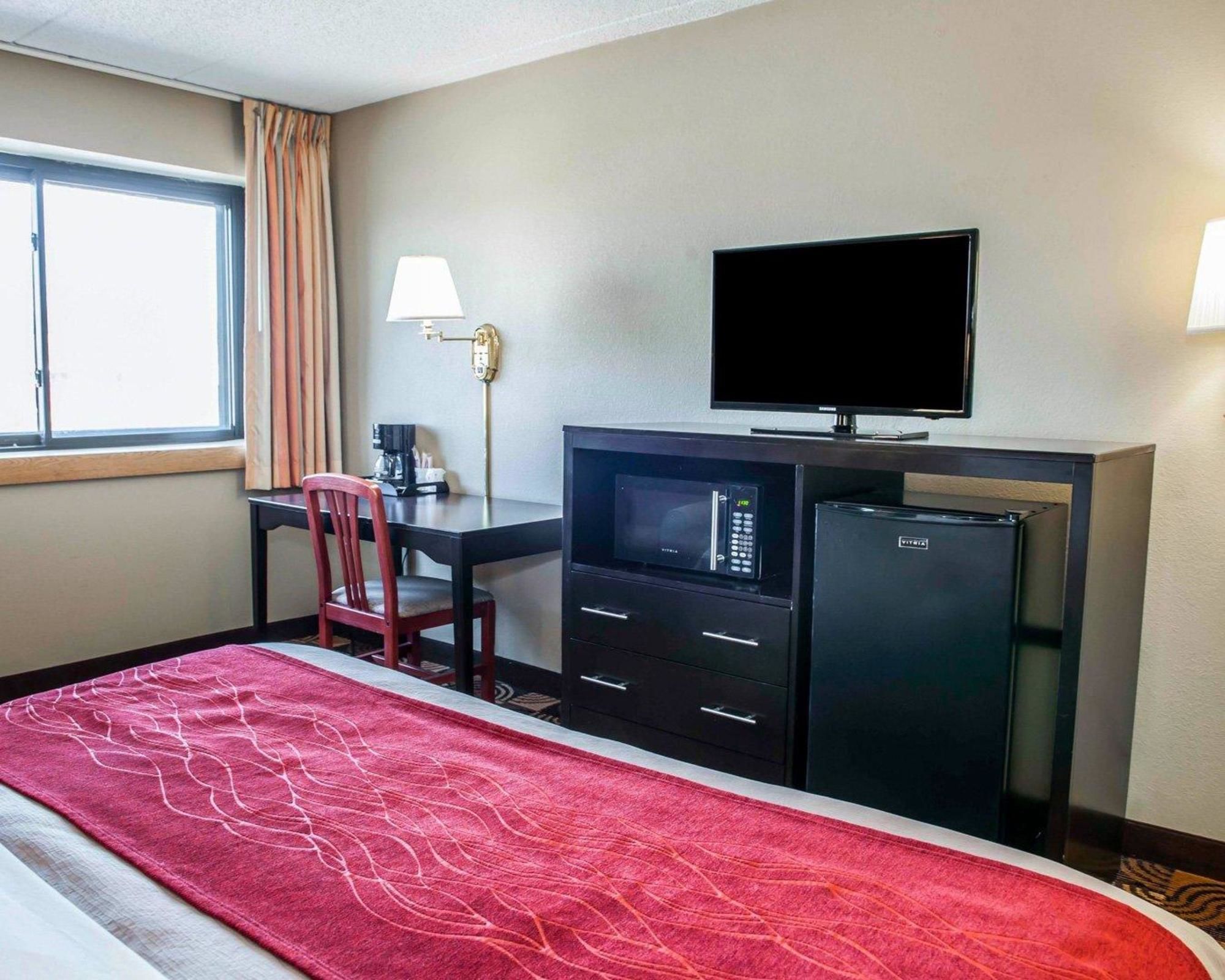 Comfort Inn & Suites North at the Pyramids