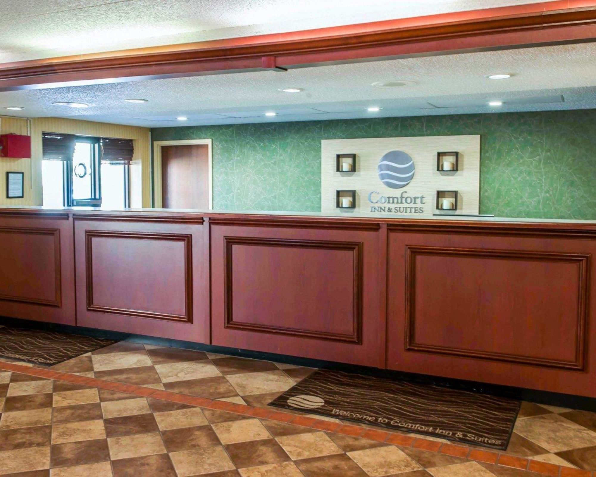 Comfort Inn & Suites North at the Pyramids