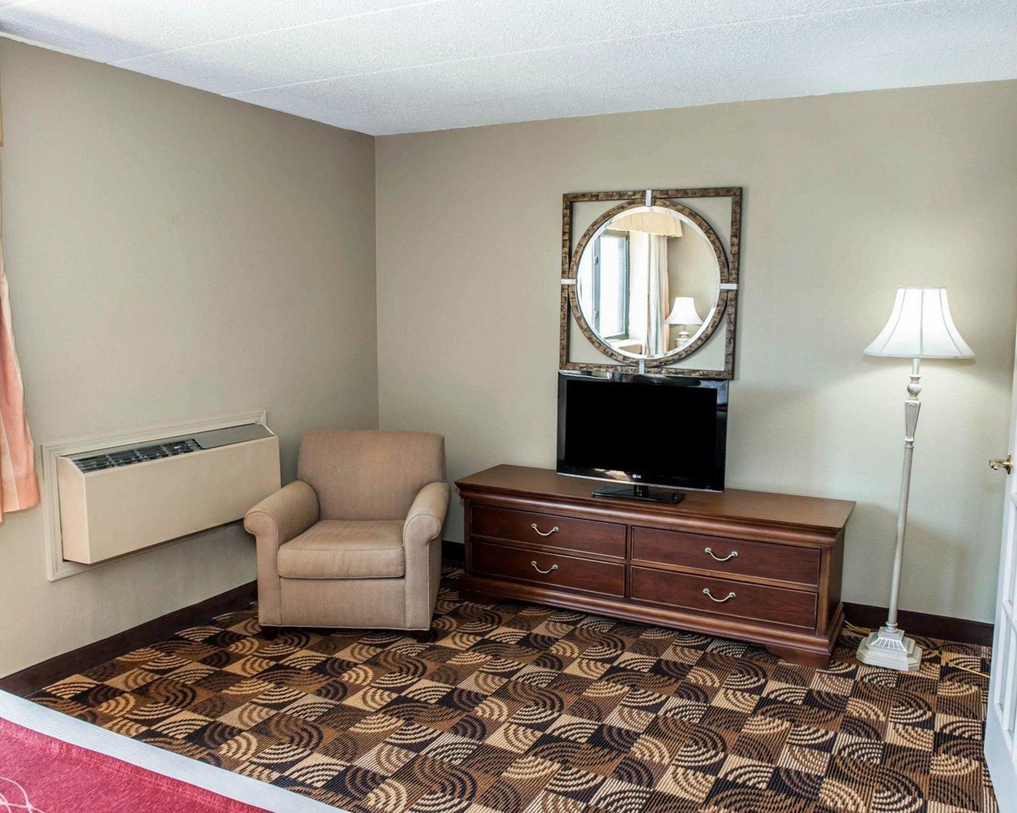 Comfort Inn & Suites North at the Pyramids