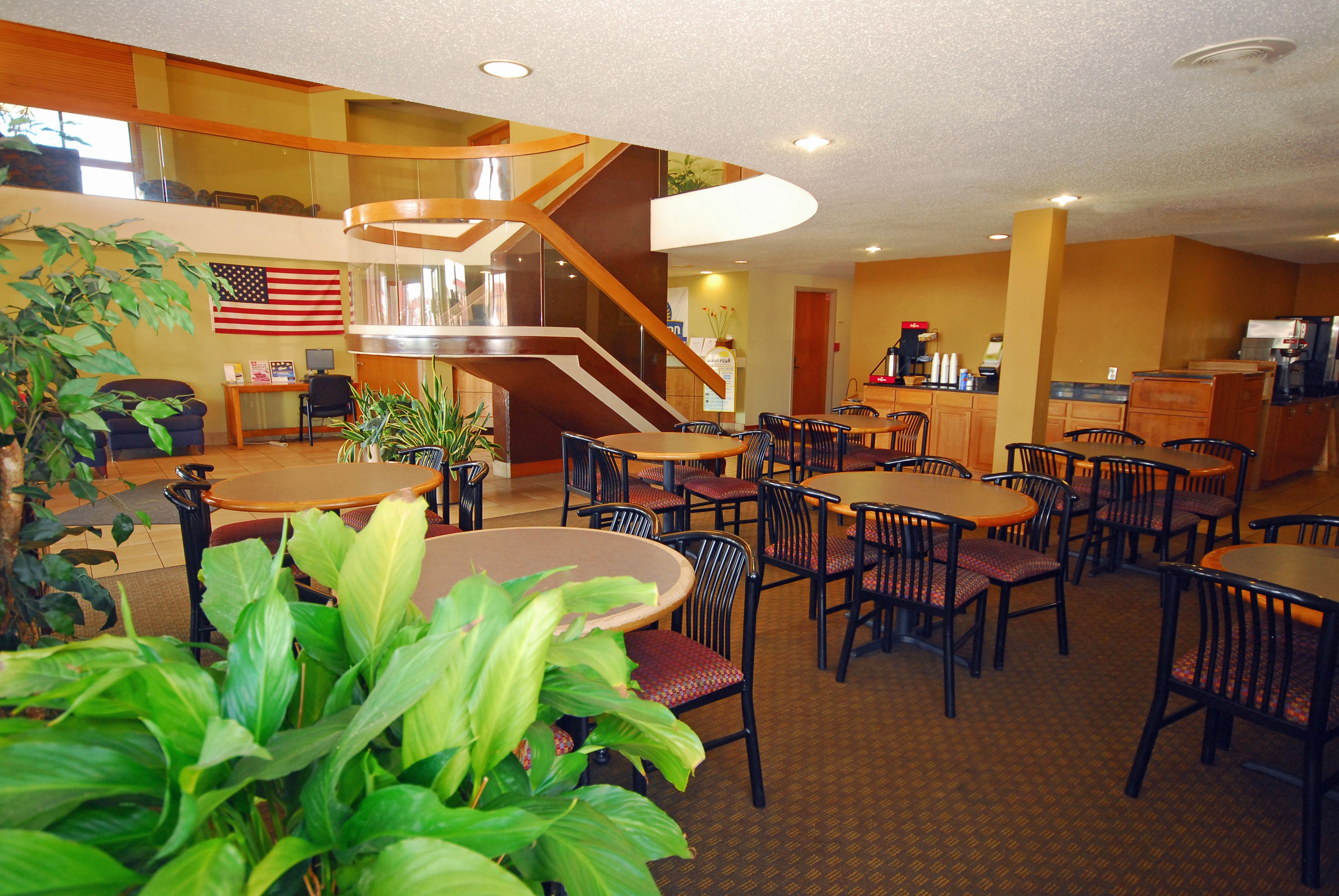 Days Inn & Suites by Wyndham Northwest Indianapolis