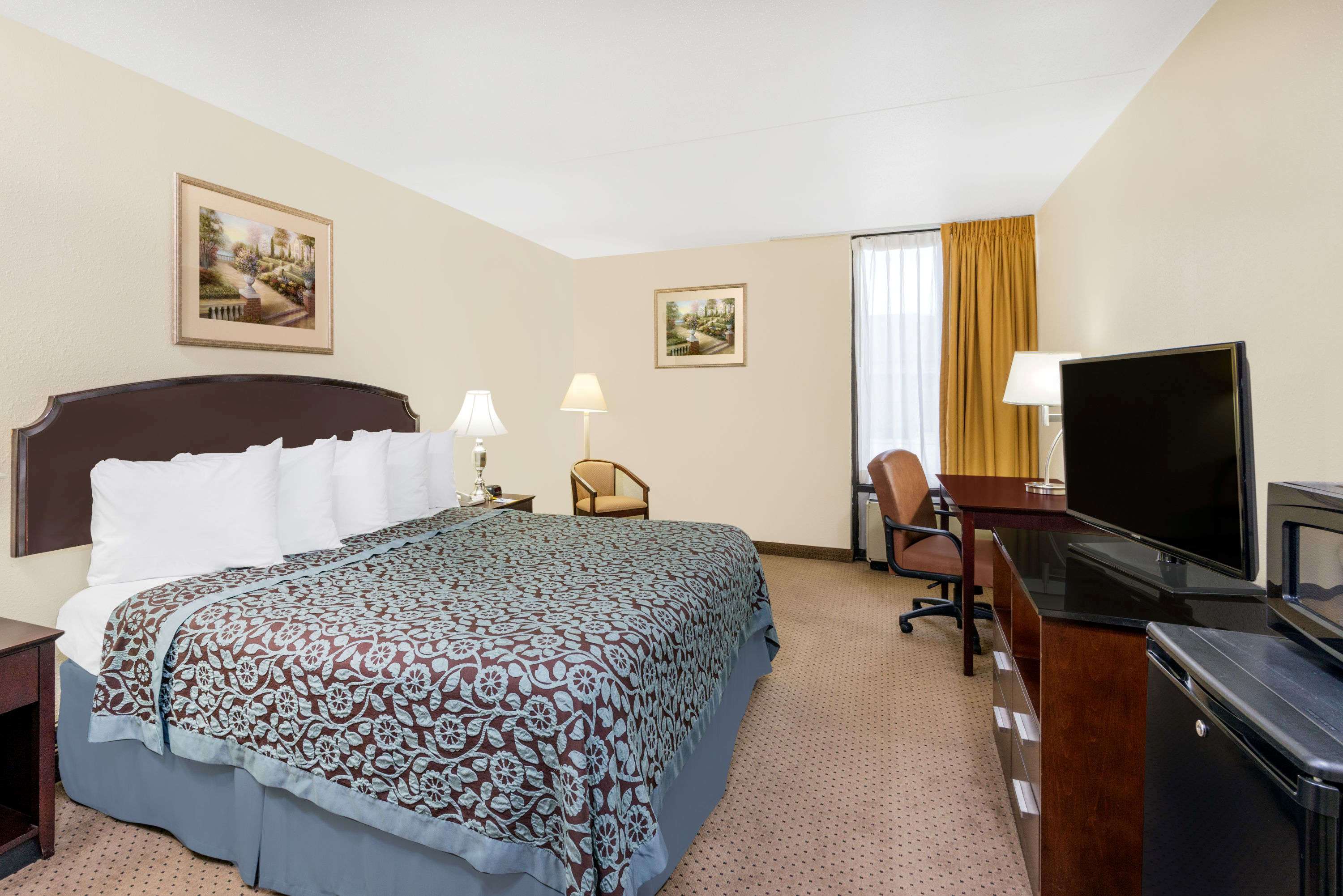 Days Inn by Wyndham Indianapolis Northeast