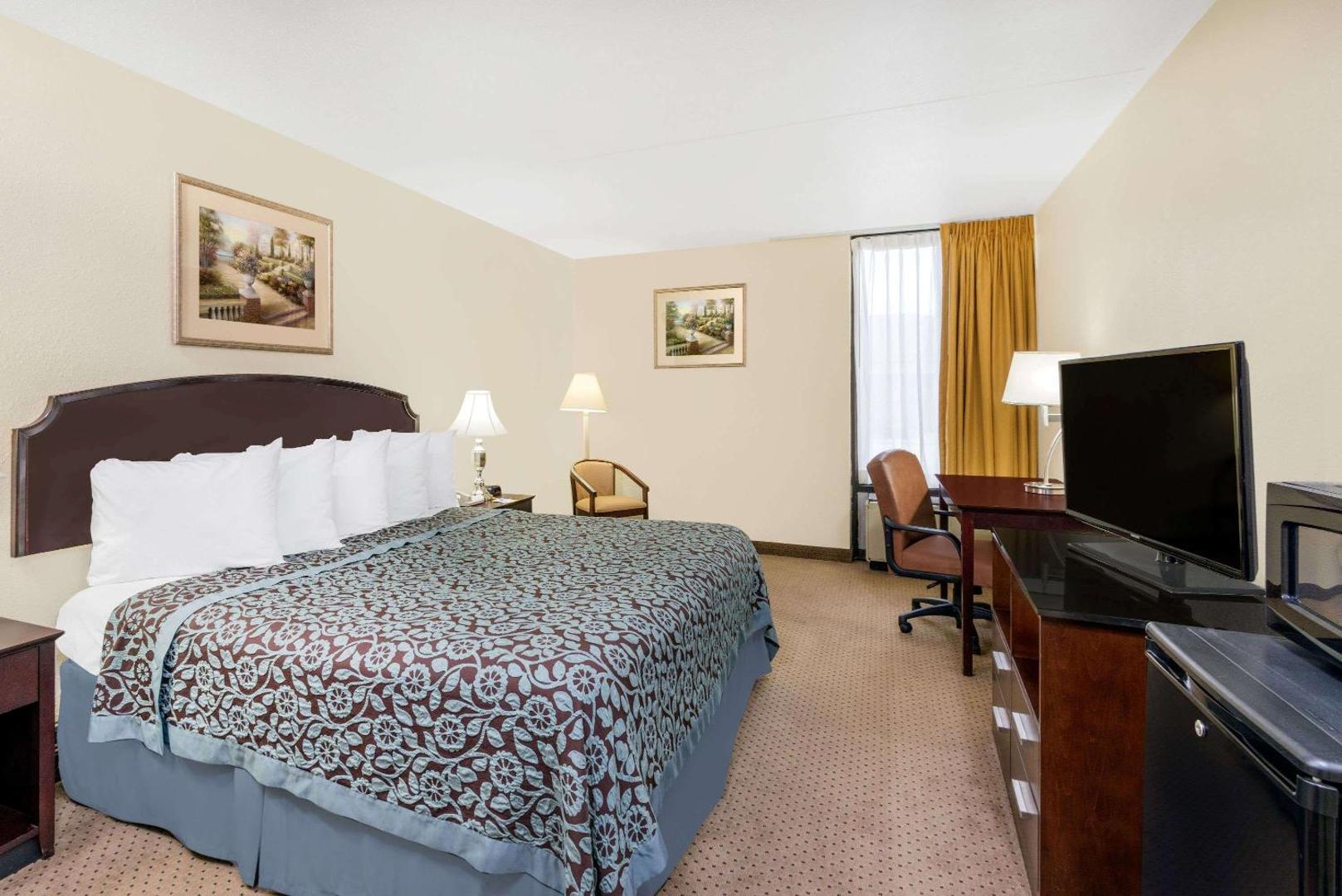 Days Inn by Wyndham Indianapolis Northeast
