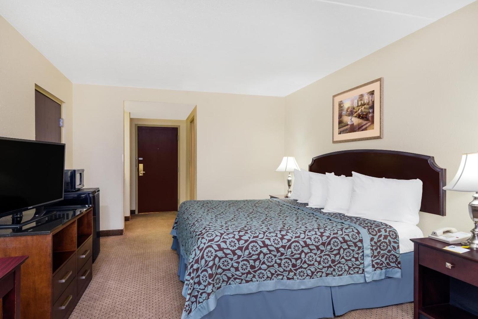 Days Inn by Wyndham Indianapolis Northeast