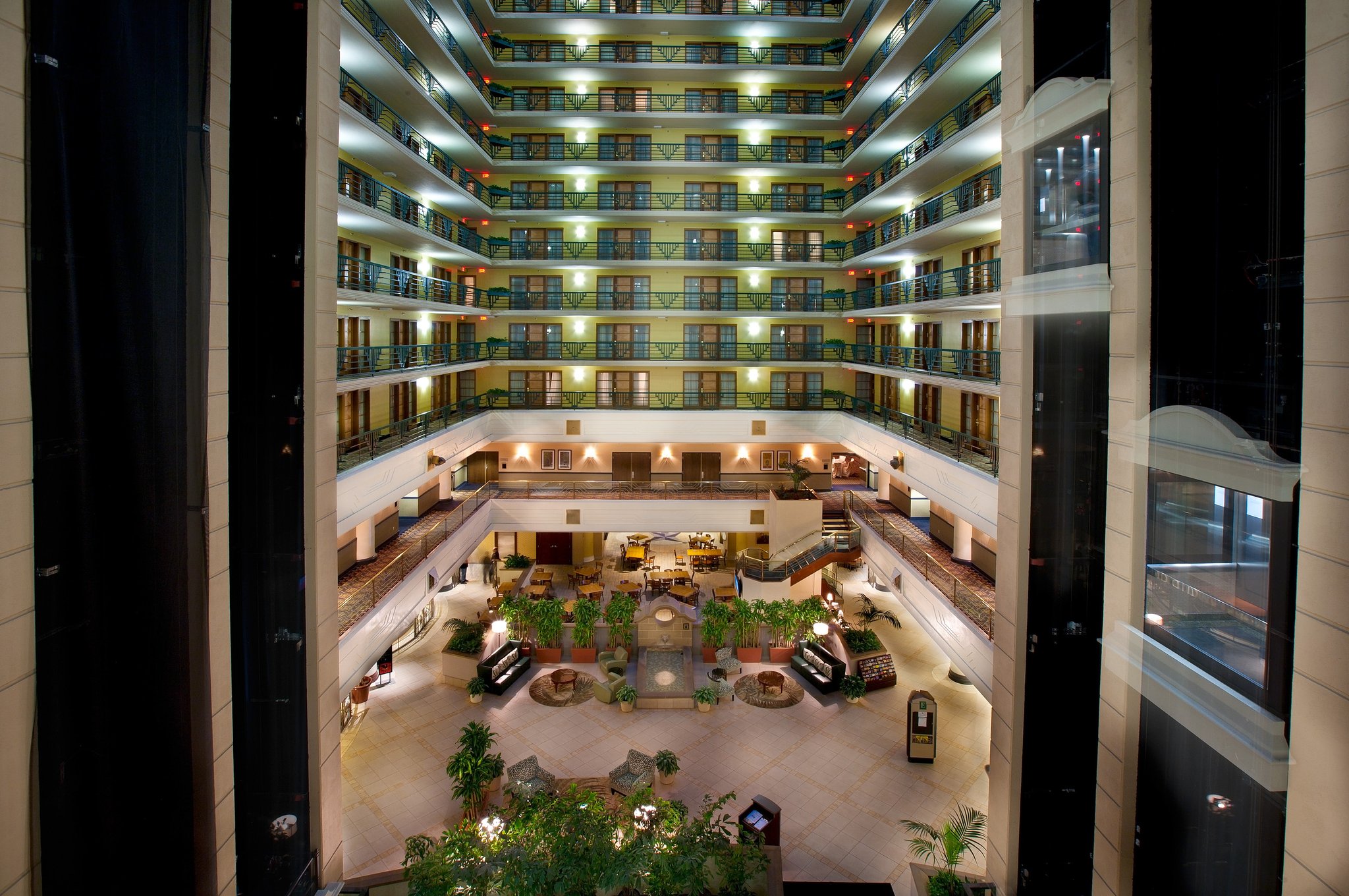 Embassy Suites by Hilton Indianapolis Downtown