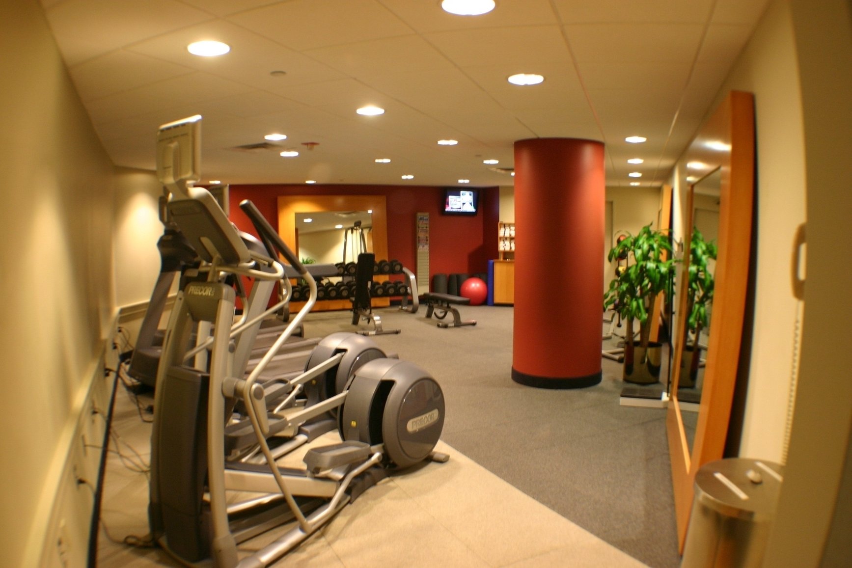 Embassy Suites by Hilton Indianapolis Downtown