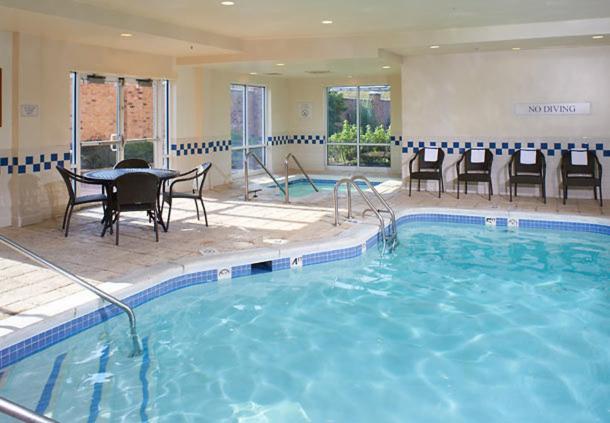 Fairfield Inn & Suites Indianapolis East