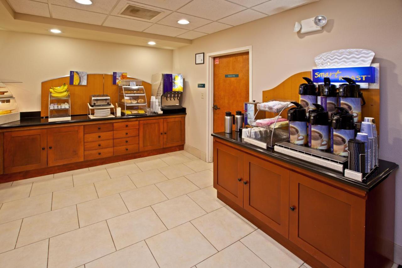 Holiday Inn Express Indianapolis South