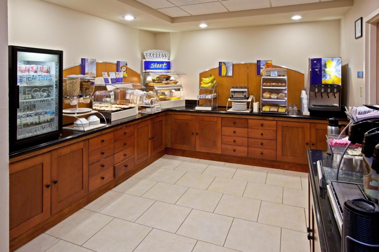 Holiday Inn Express Indianapolis South