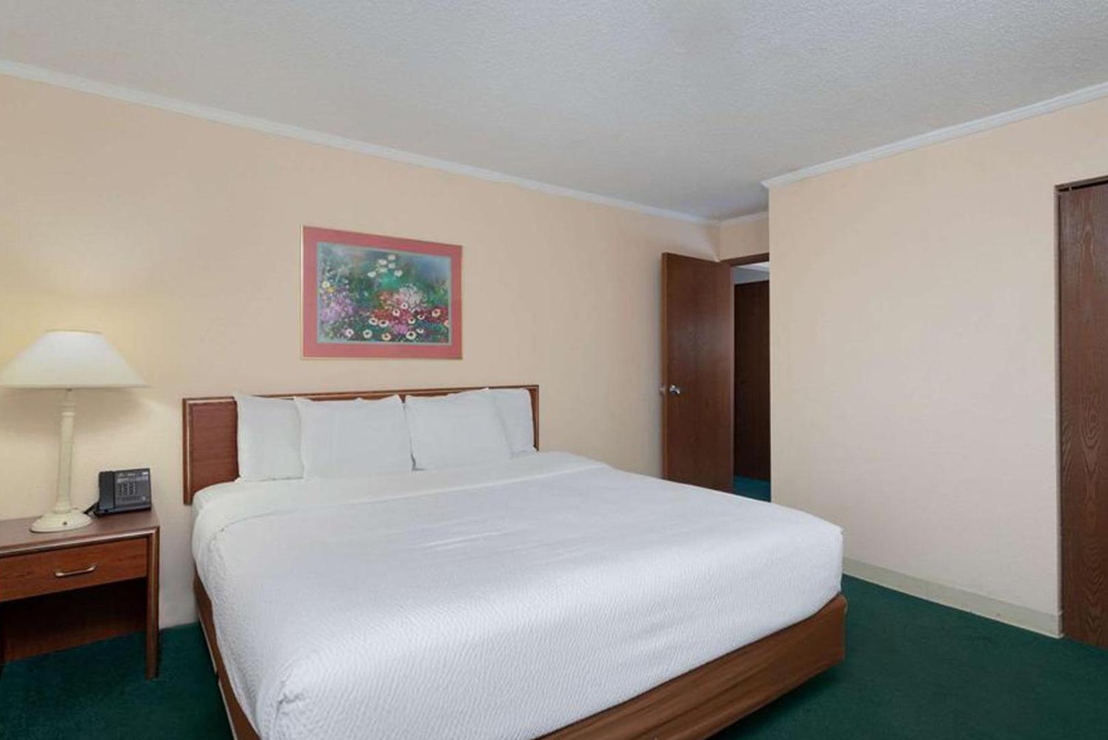 Norwood Inn & Suites Indianapolis