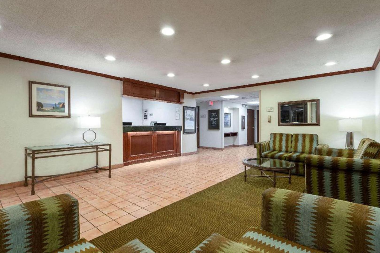 Norwood Inn & Suites Indianapolis