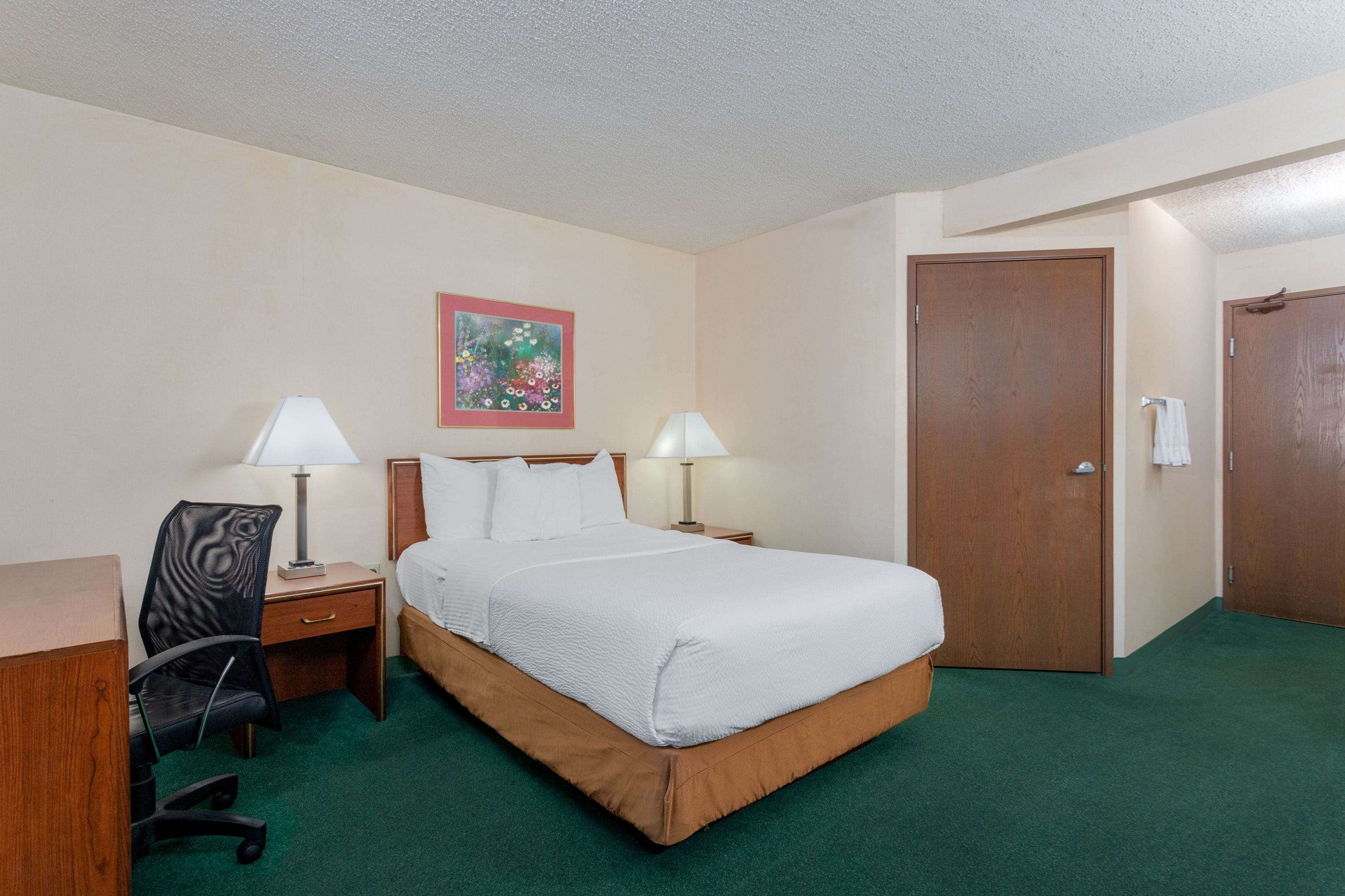 Norwood Inn & Suites Indianapolis