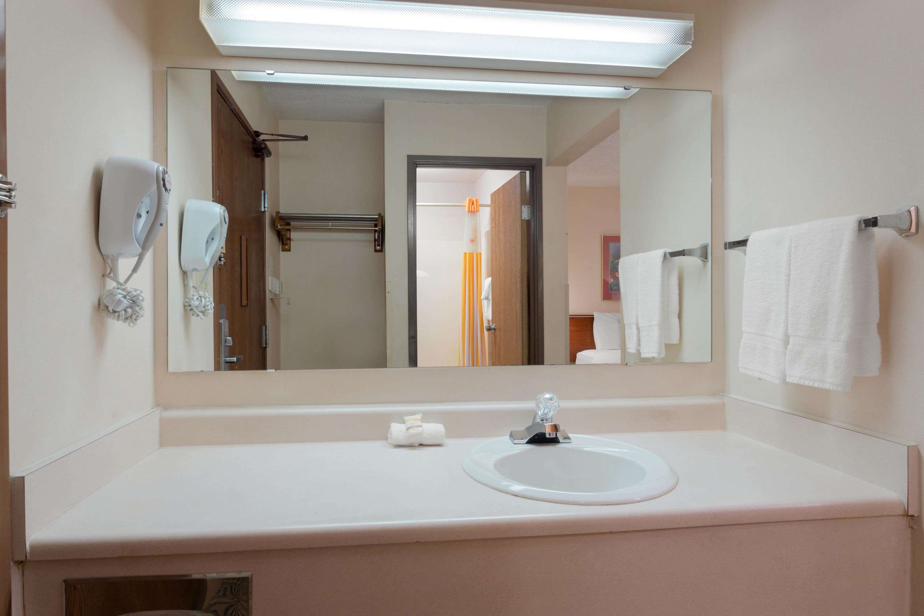 Norwood Inn & Suites Indianapolis