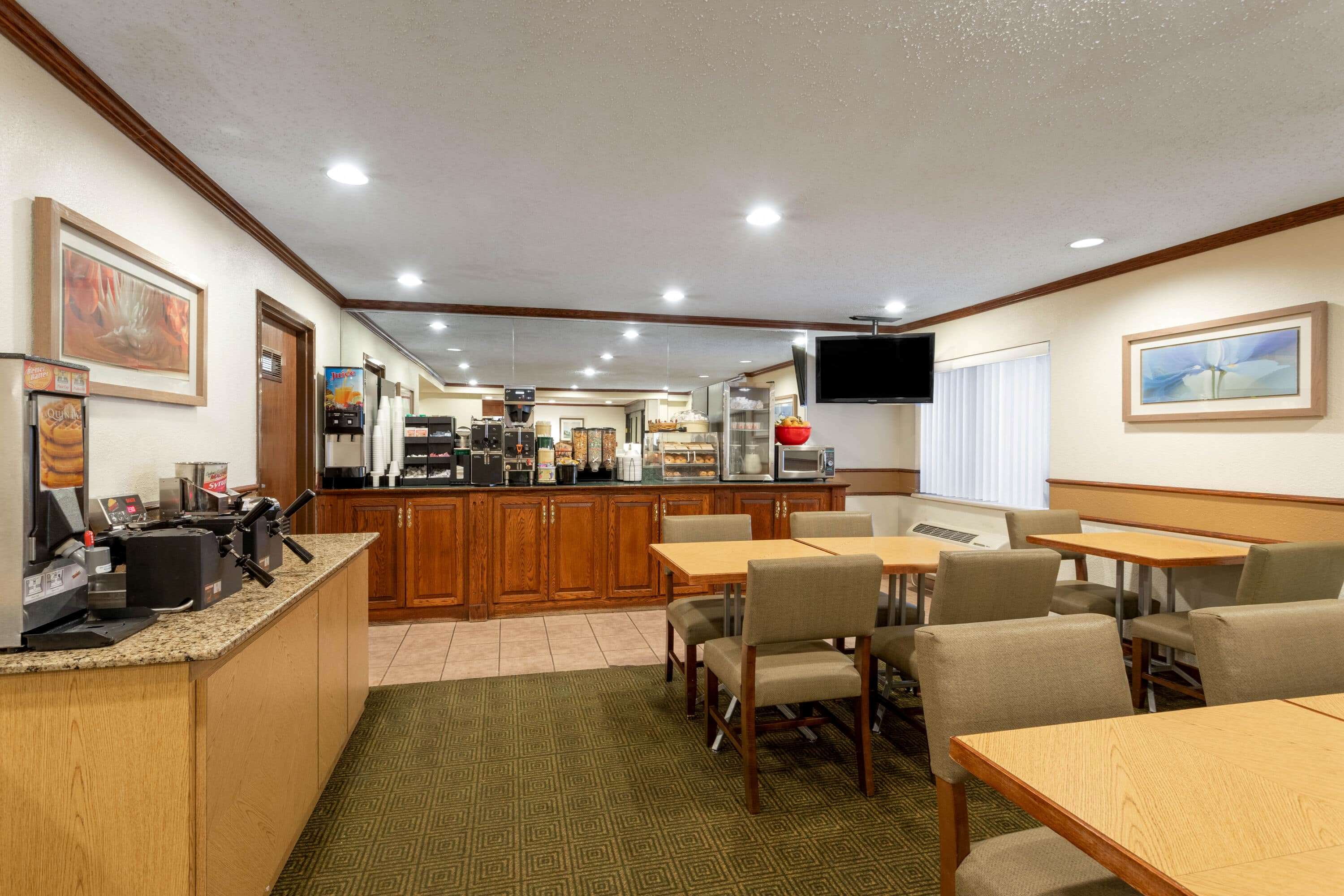 Norwood Inn & Suites Indianapolis