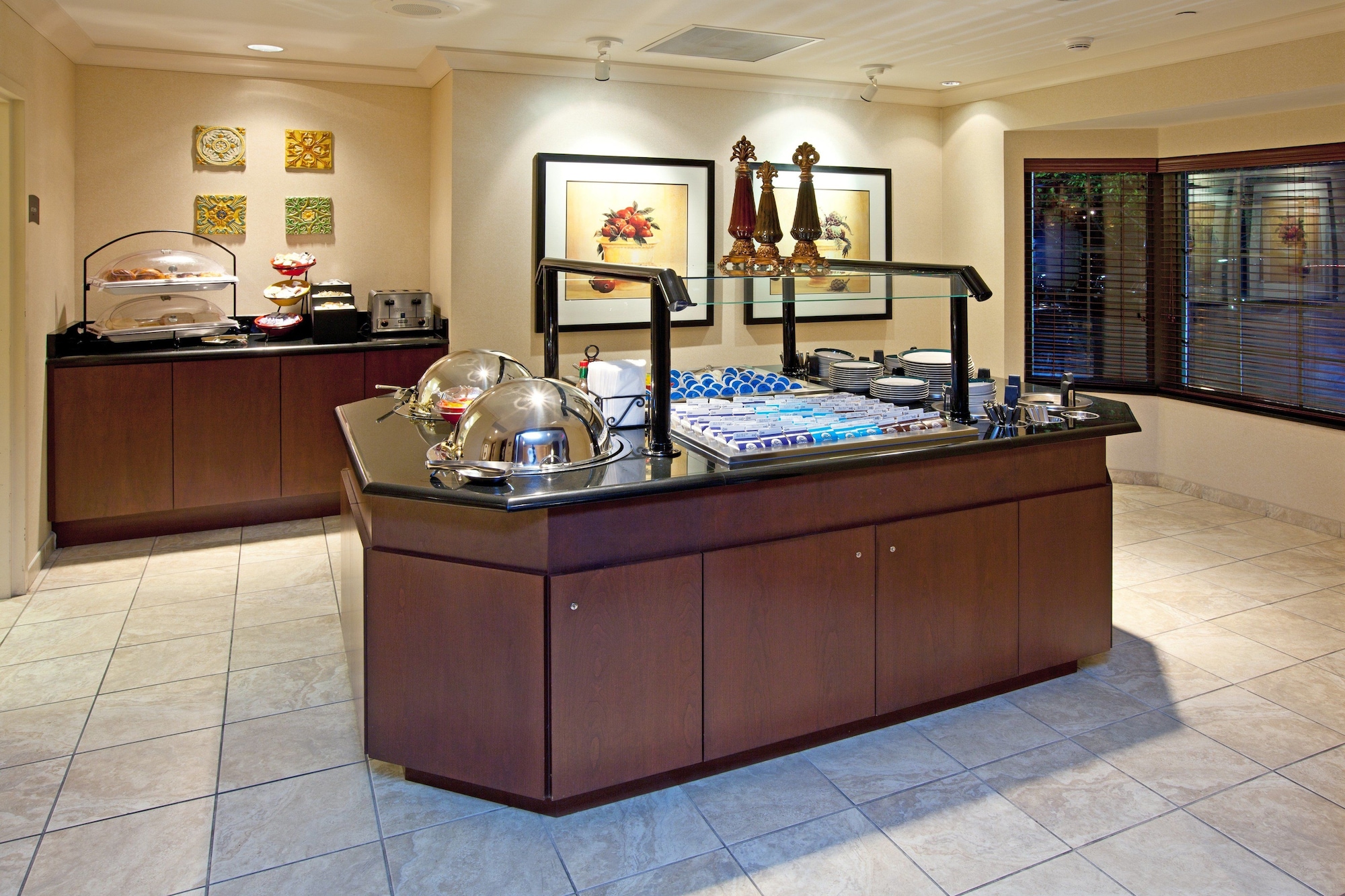 Staybridge Suites Indianapolis Downtown - Convention Center