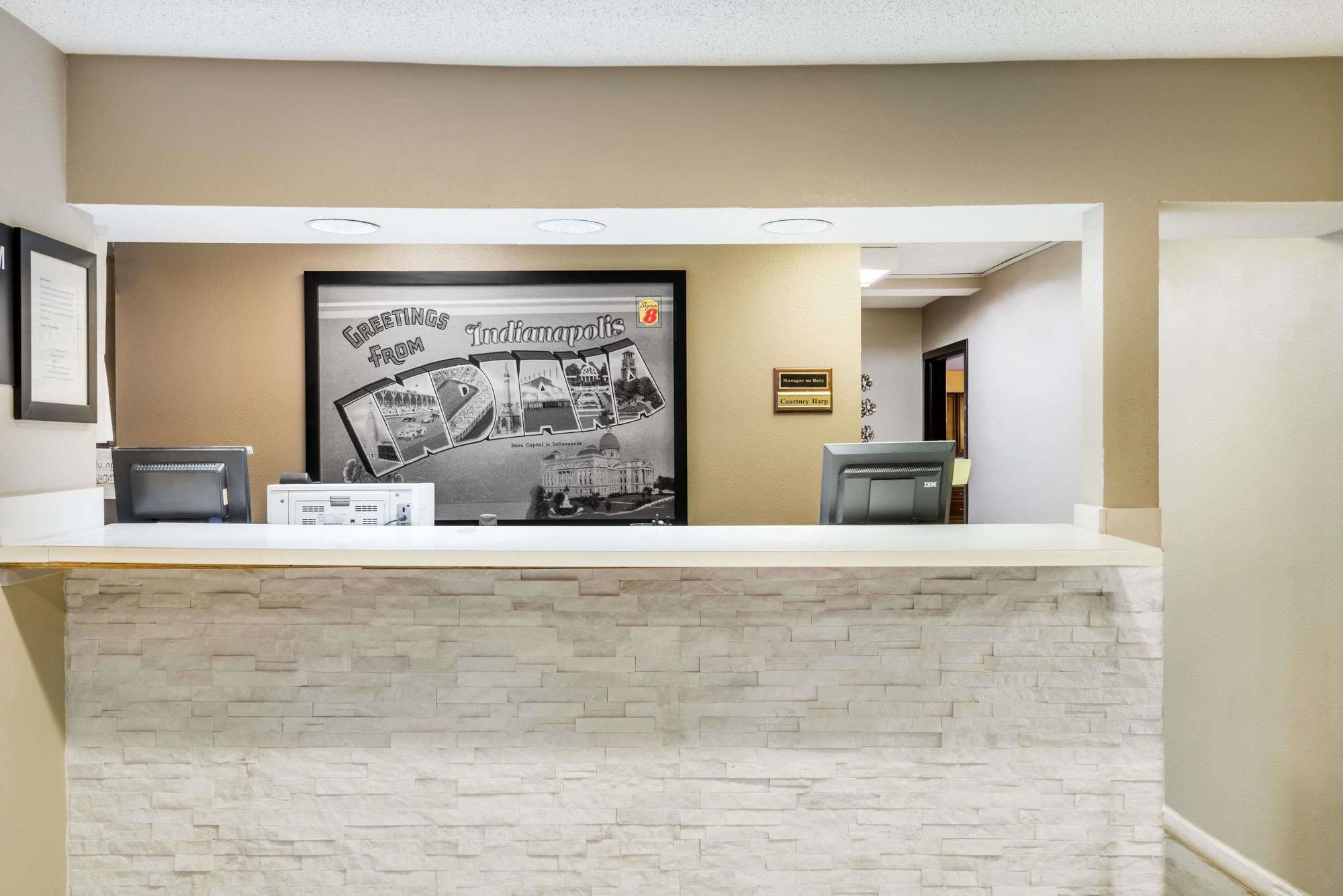 Super 8 by Wyndham Indianapolis/NE/Castleton Area