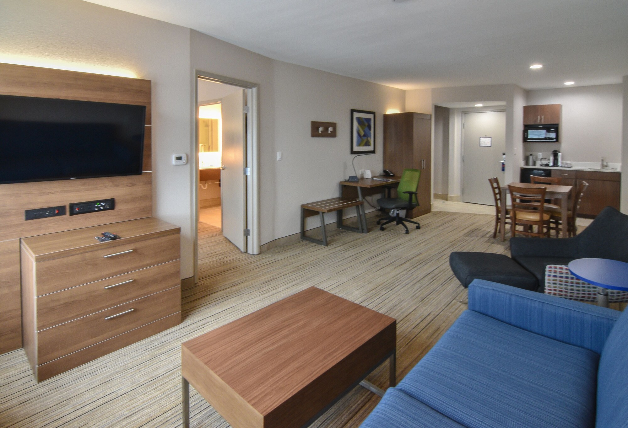 Holiday Inn Express & Suites Indianapolis Northwest