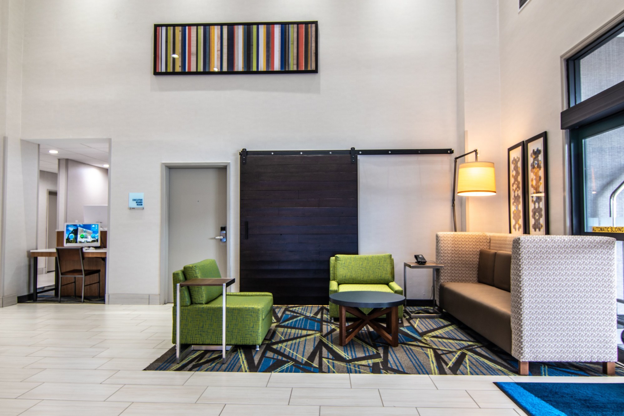 Holiday Inn Express & Suites Indianapolis Northwest
