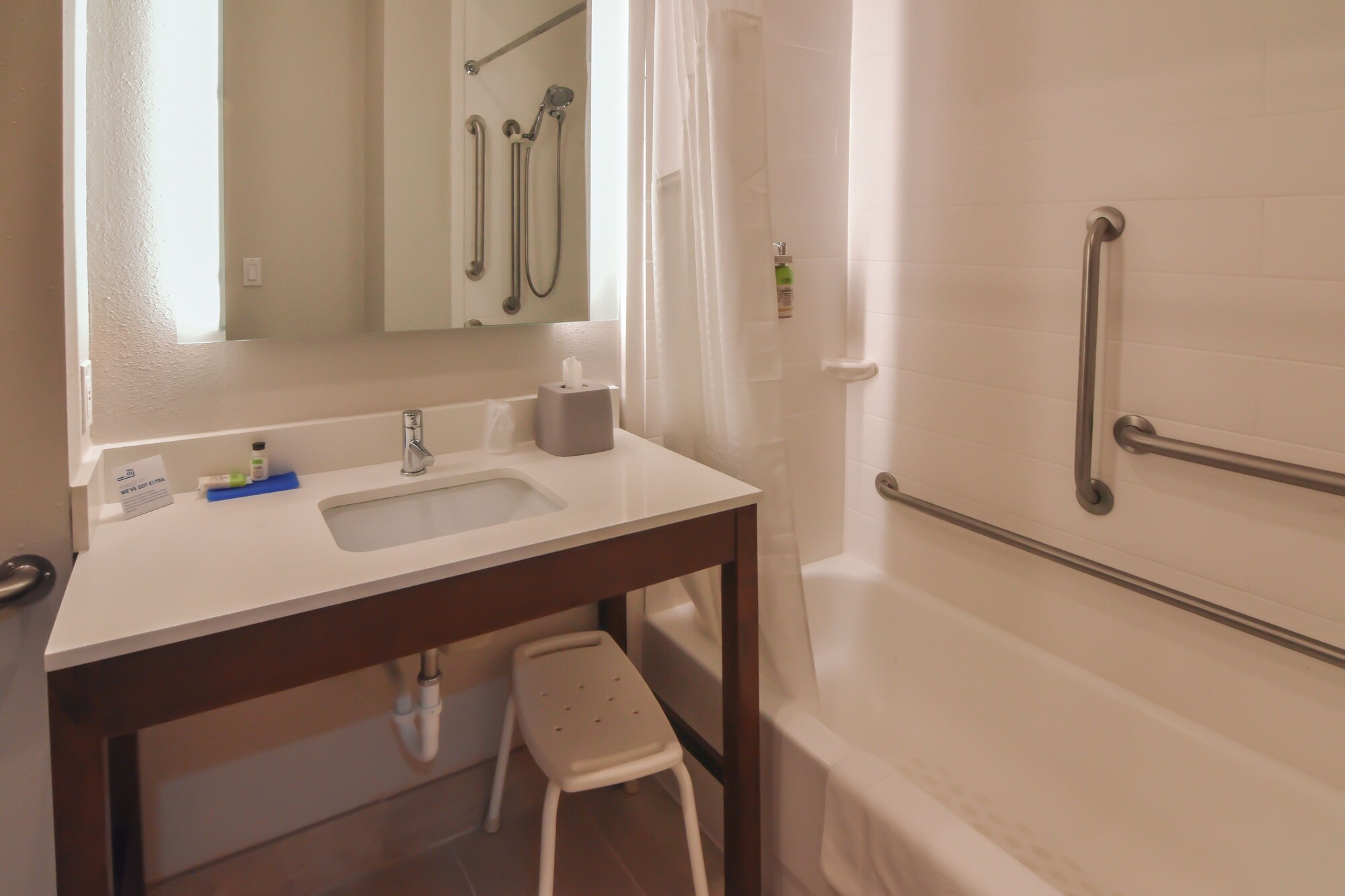 Holiday Inn Express & Suites Indianapolis Northwest
