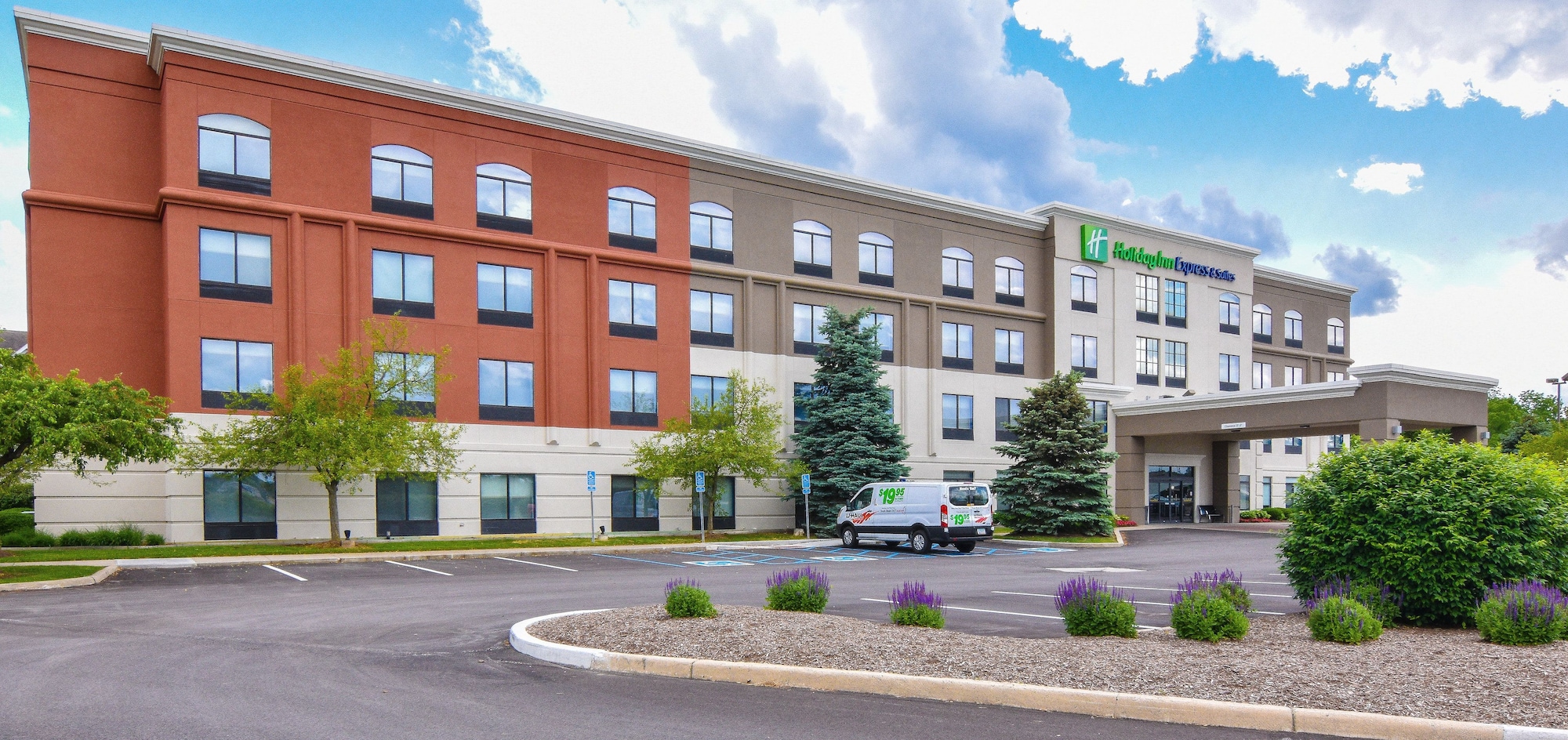 Holiday Inn Express & Suites Indianapolis Northwest