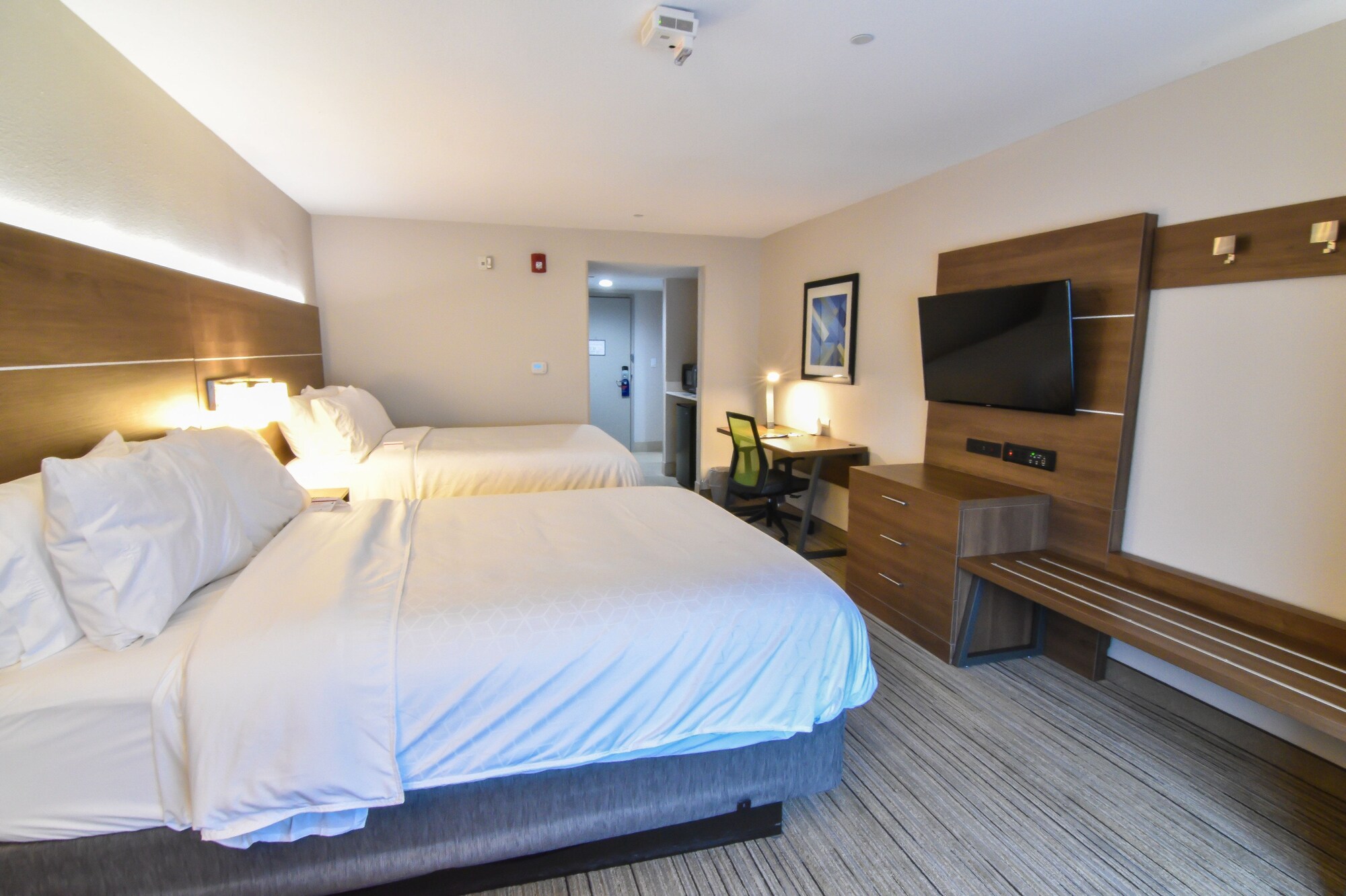 Holiday Inn Express & Suites Indianapolis Northwest