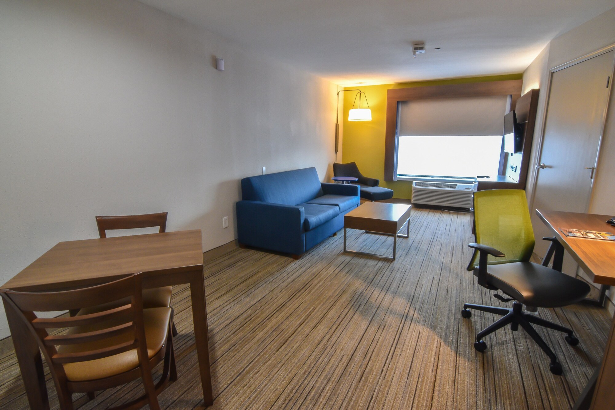 Holiday Inn Express & Suites Indianapolis Northwest