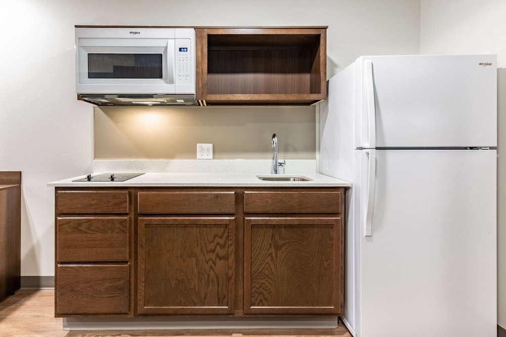 WoodSpring Suites Indianapolis Airport South