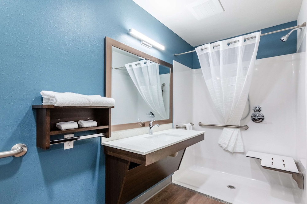 WoodSpring Suites Indianapolis Airport South