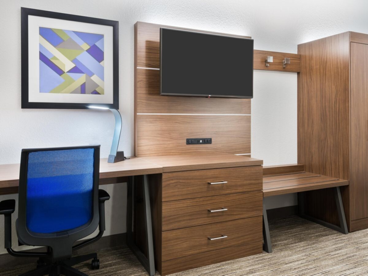Holiday Inn Express & Suites Kokomo South