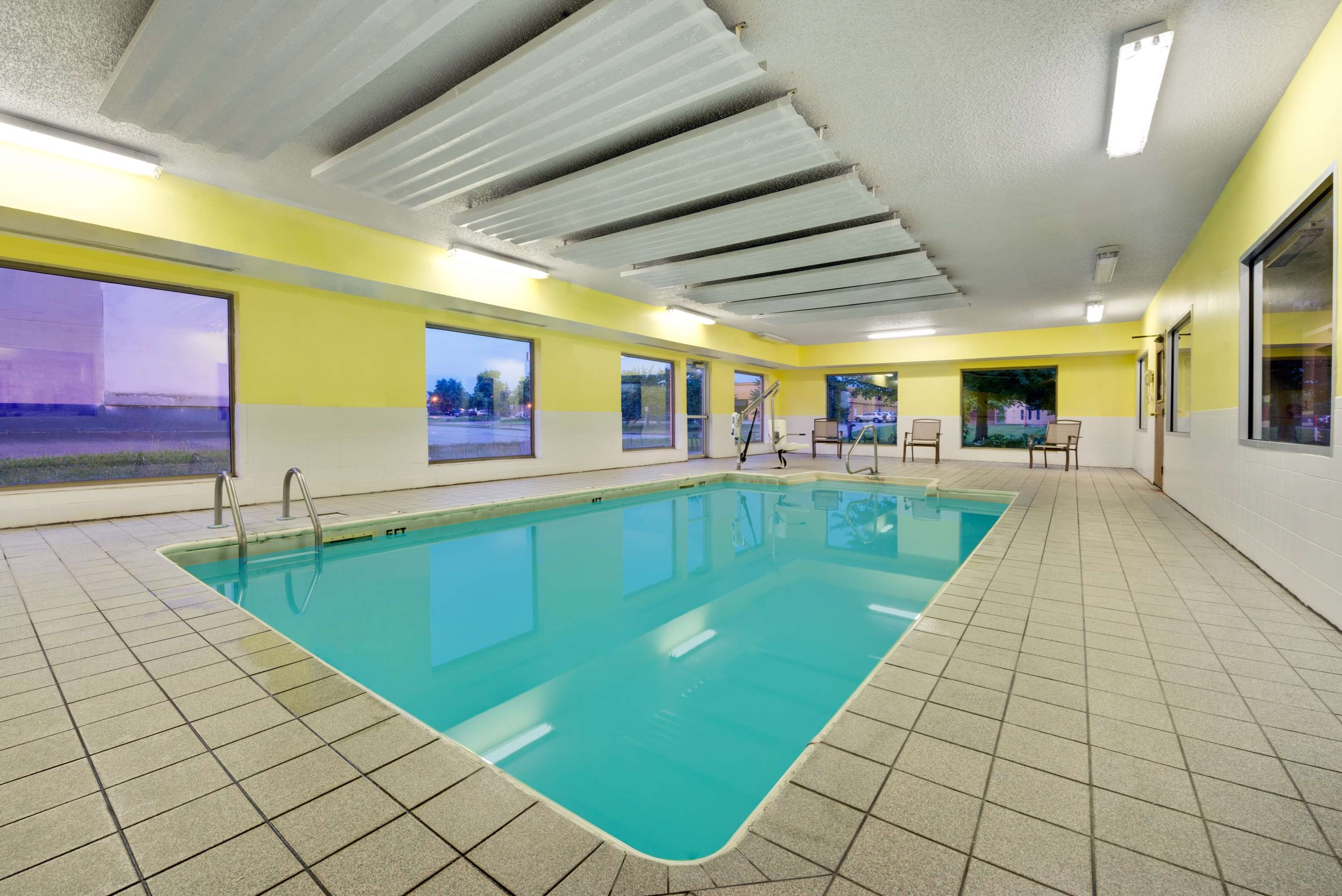 Super 8 by Wyndham Kokomo