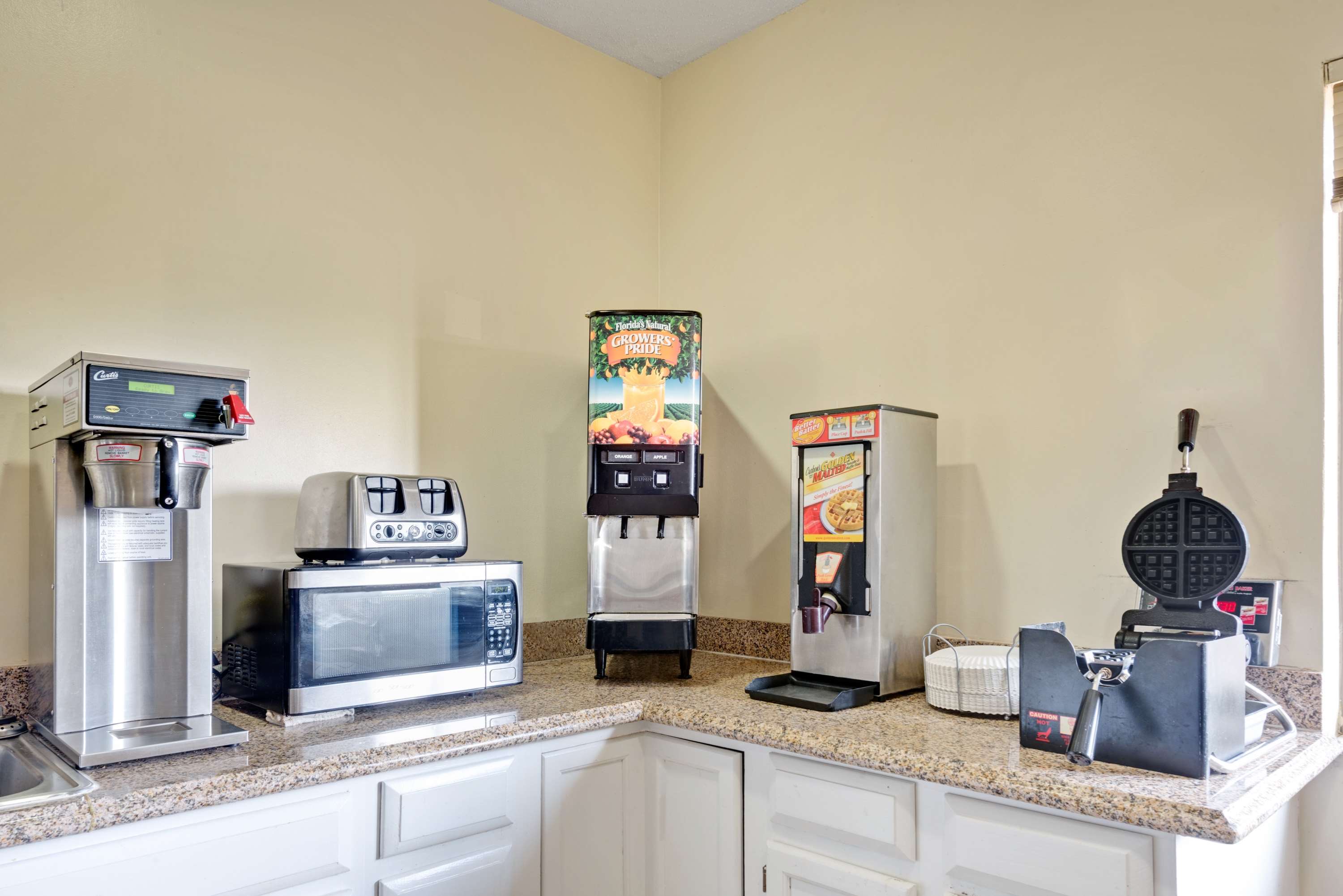 Super 8 by Wyndham Kokomo