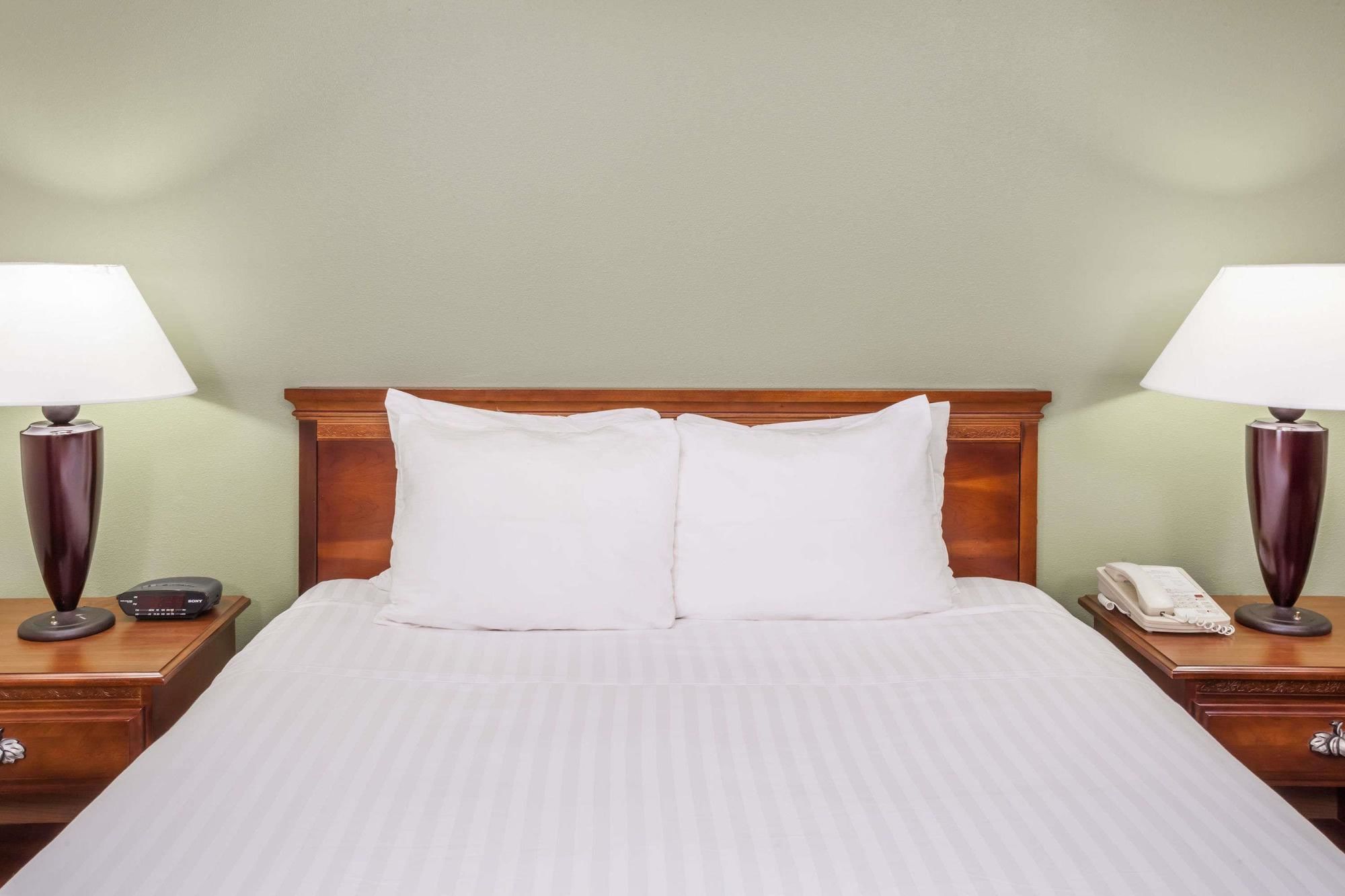 Baymont Inn & Suites by Wyndham Lafayette / Purdue Area