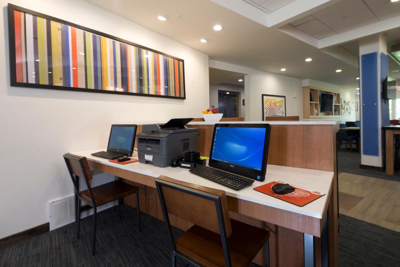 Holiday Inn Express & Suites La Porte
