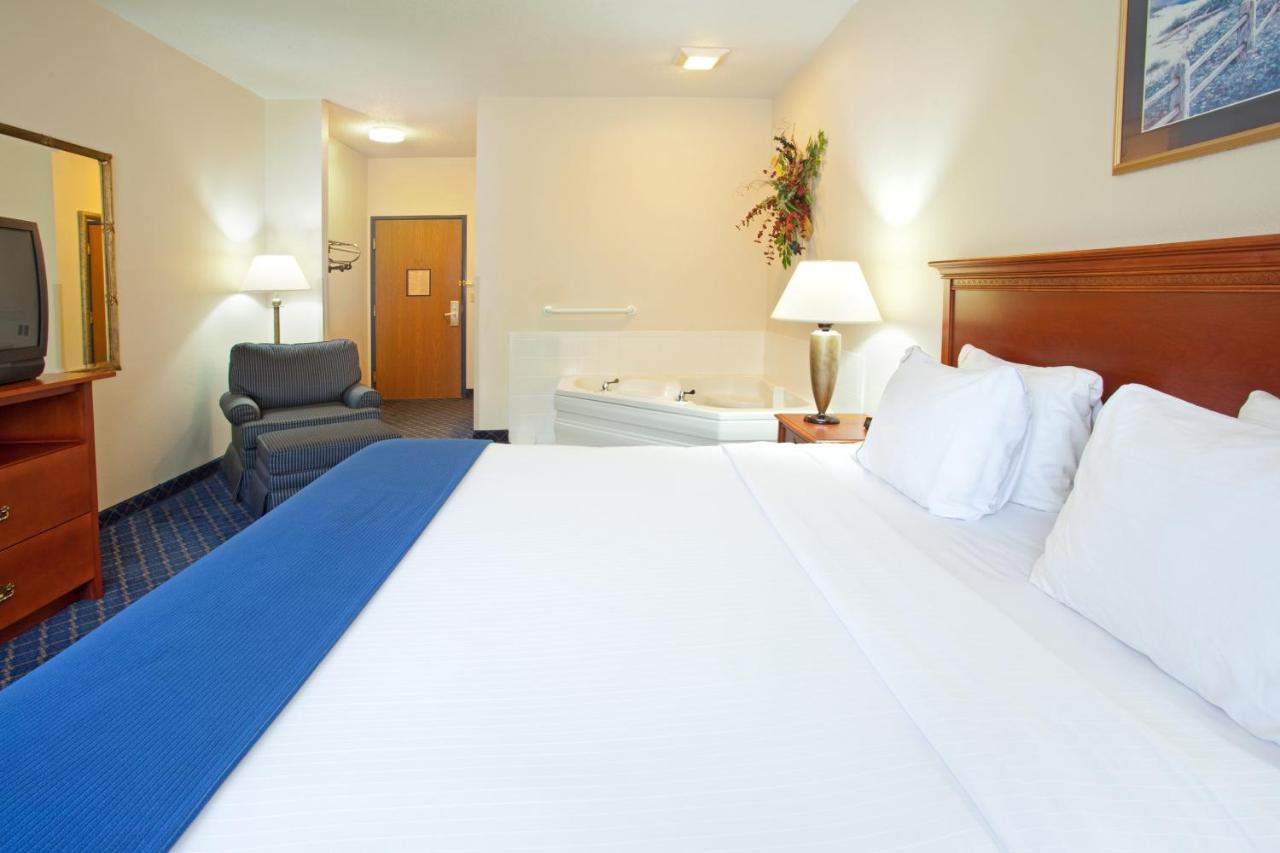 Holiday Inn Express & Suites La Porte