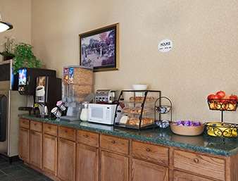 Travelodge by Wyndham La Porte/Michigan City Area