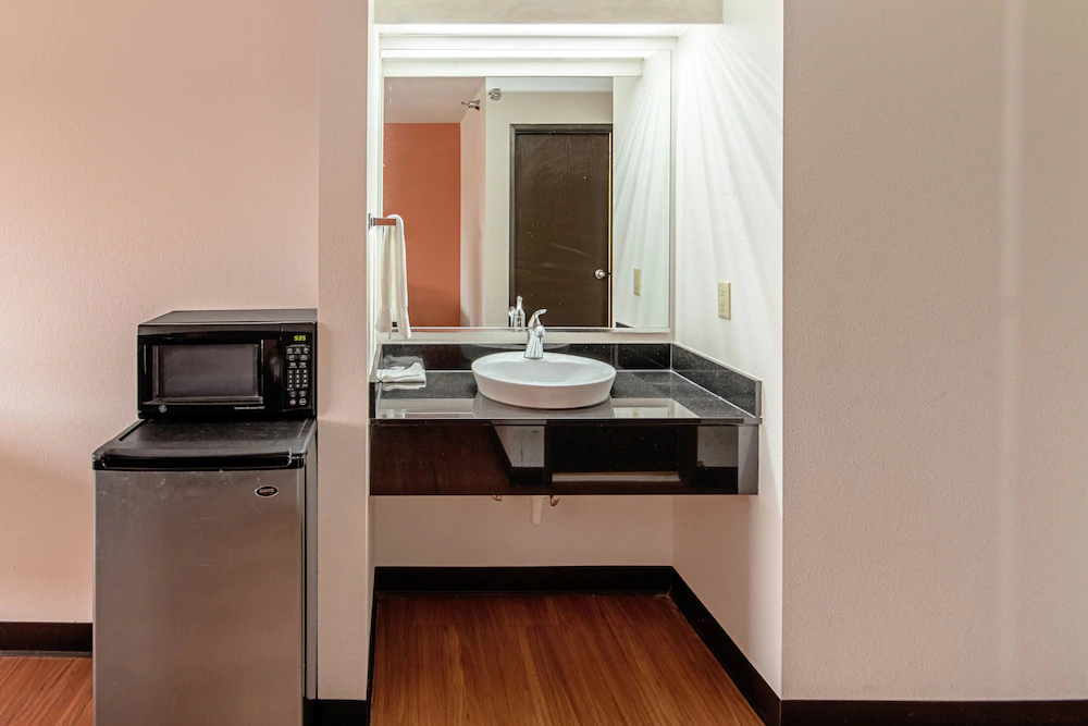 Motel 6 Lebanon In