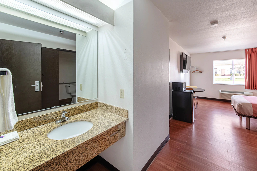 Motel 6 Lebanon In