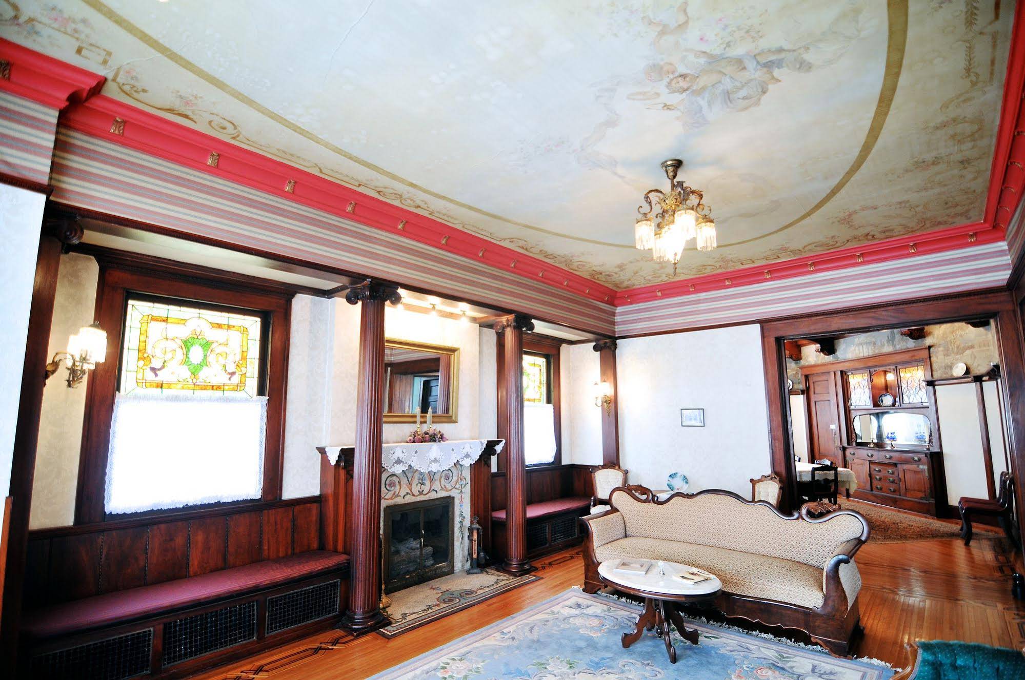 Solomon Mier Manor