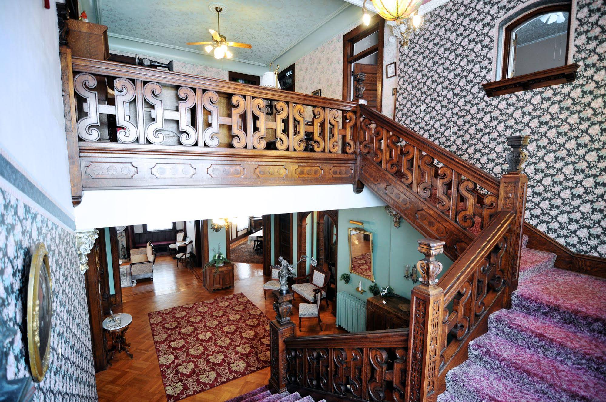 Solomon Mier Manor