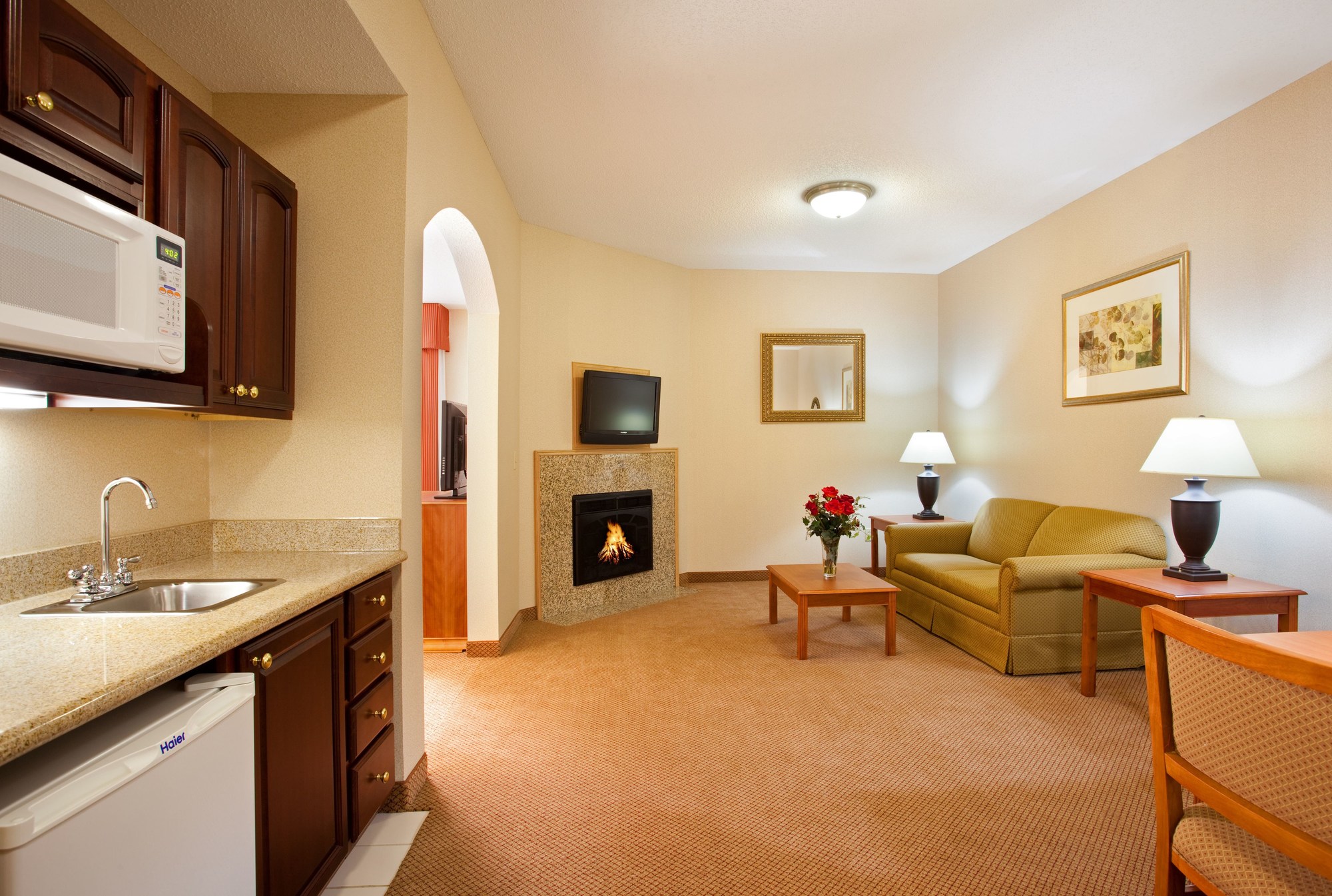 Holiday Inn Express & Suites Logansport