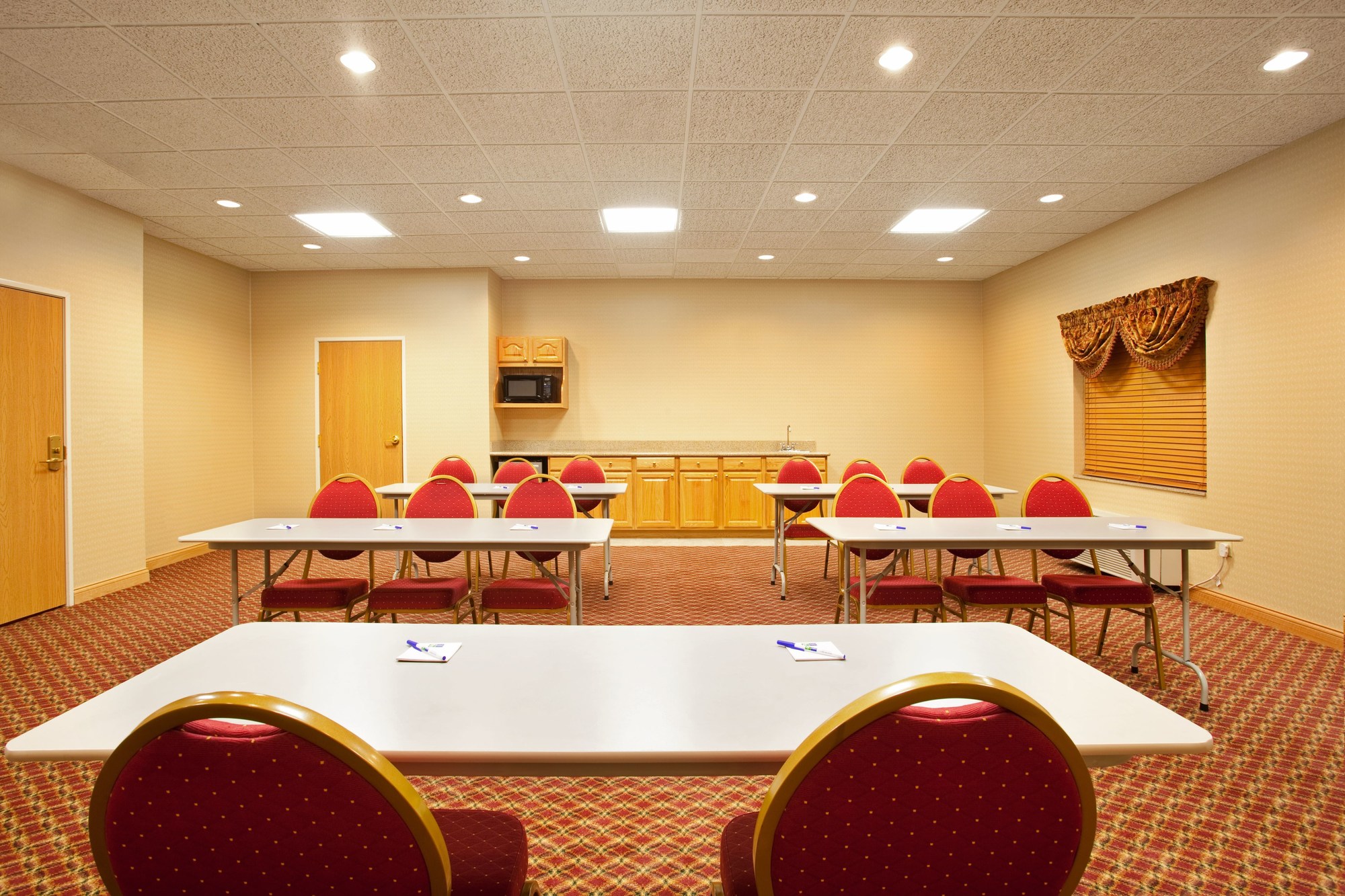Holiday Inn Express & Suites Logansport