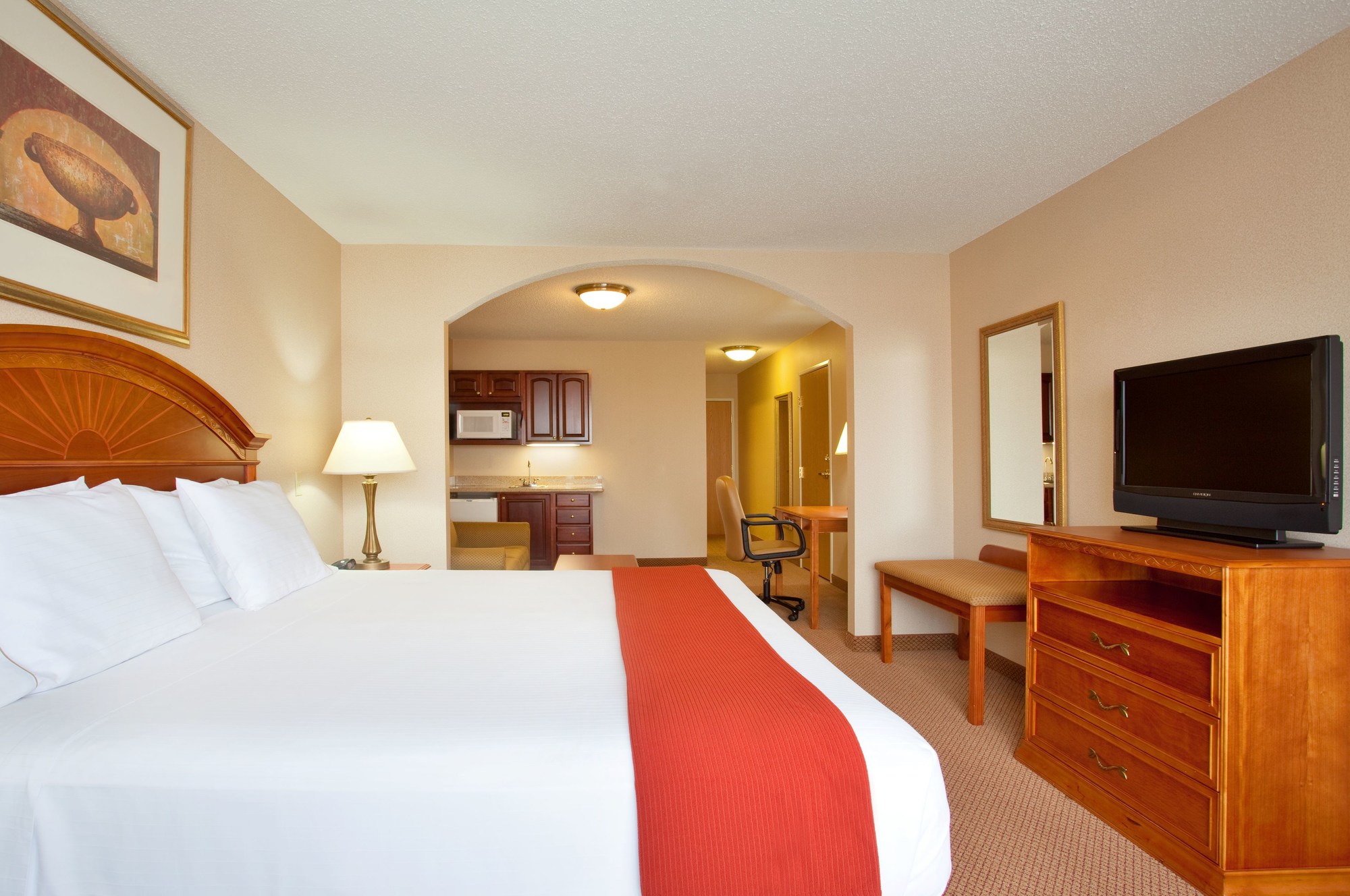 Holiday Inn Express & Suites Logansport