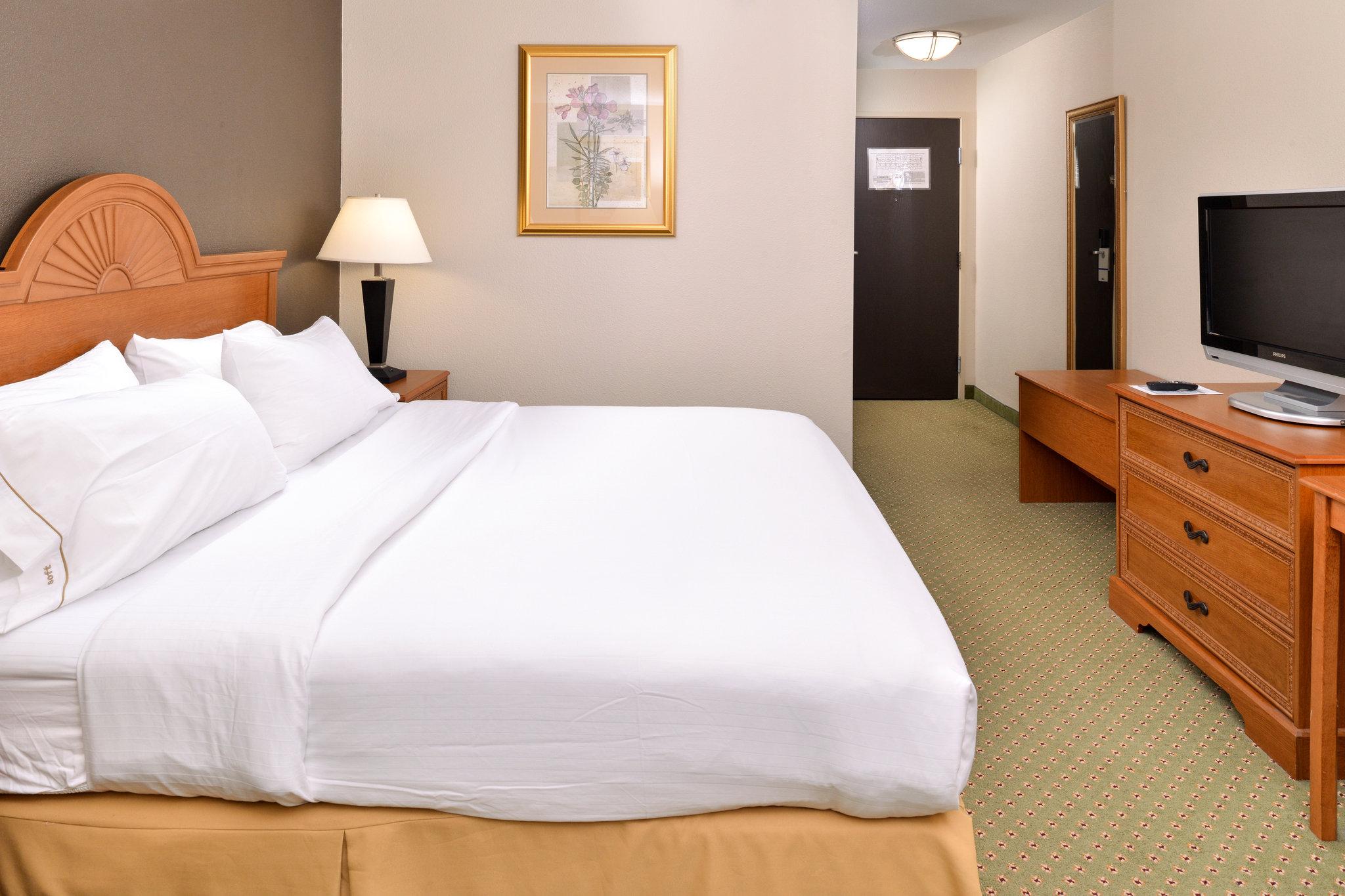 Holiday Inn Express & Suites Madison