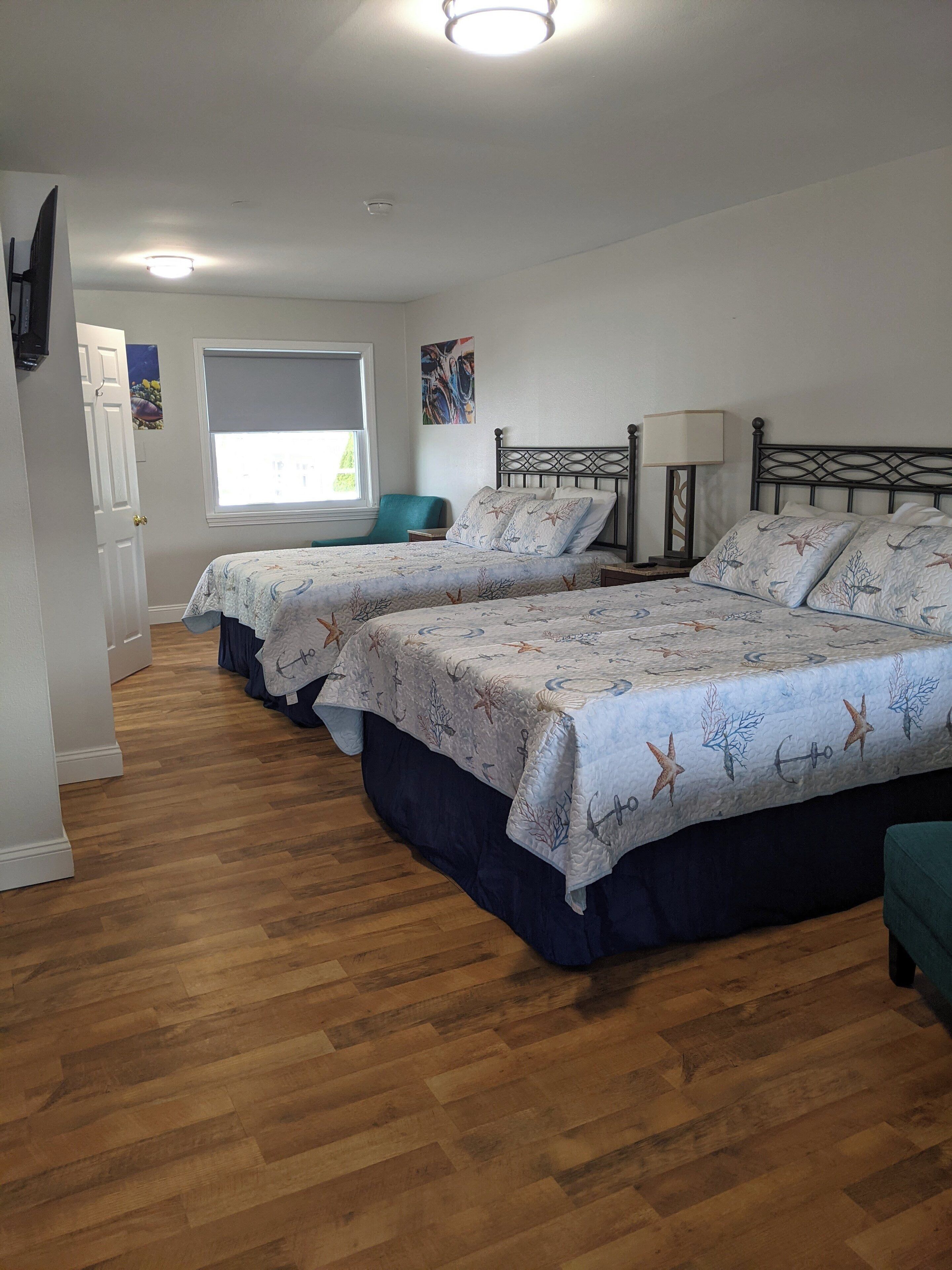 Riverboat Inn & Suites