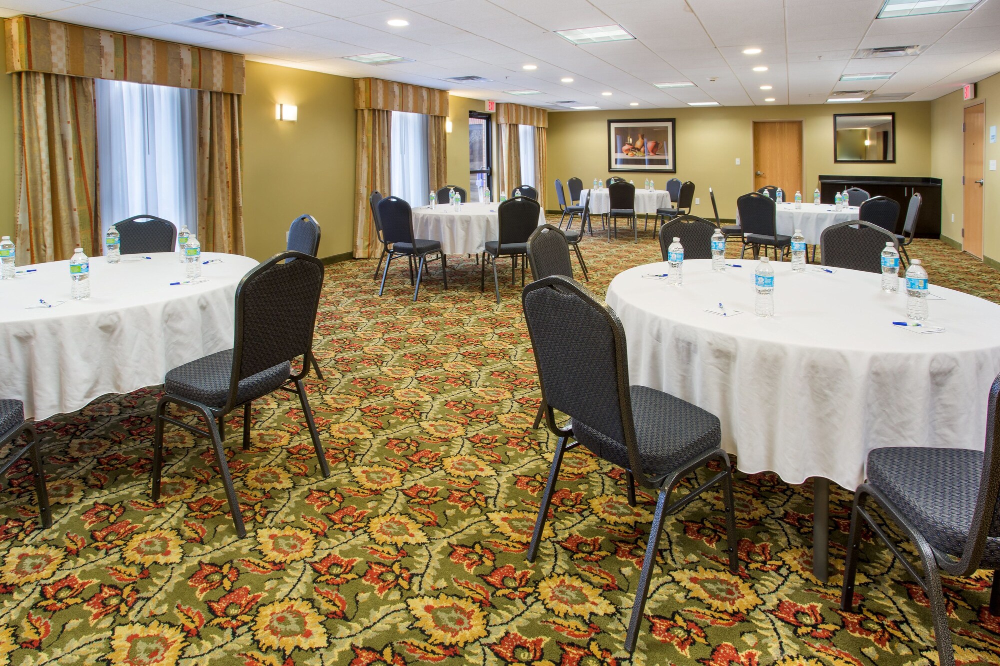 Holiday Inn Express & Suites Martinsville-Bloomington Area