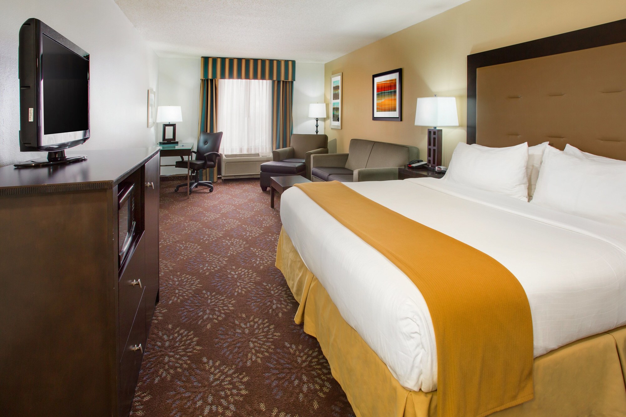 Holiday Inn Express & Suites Martinsville-Bloomington Area